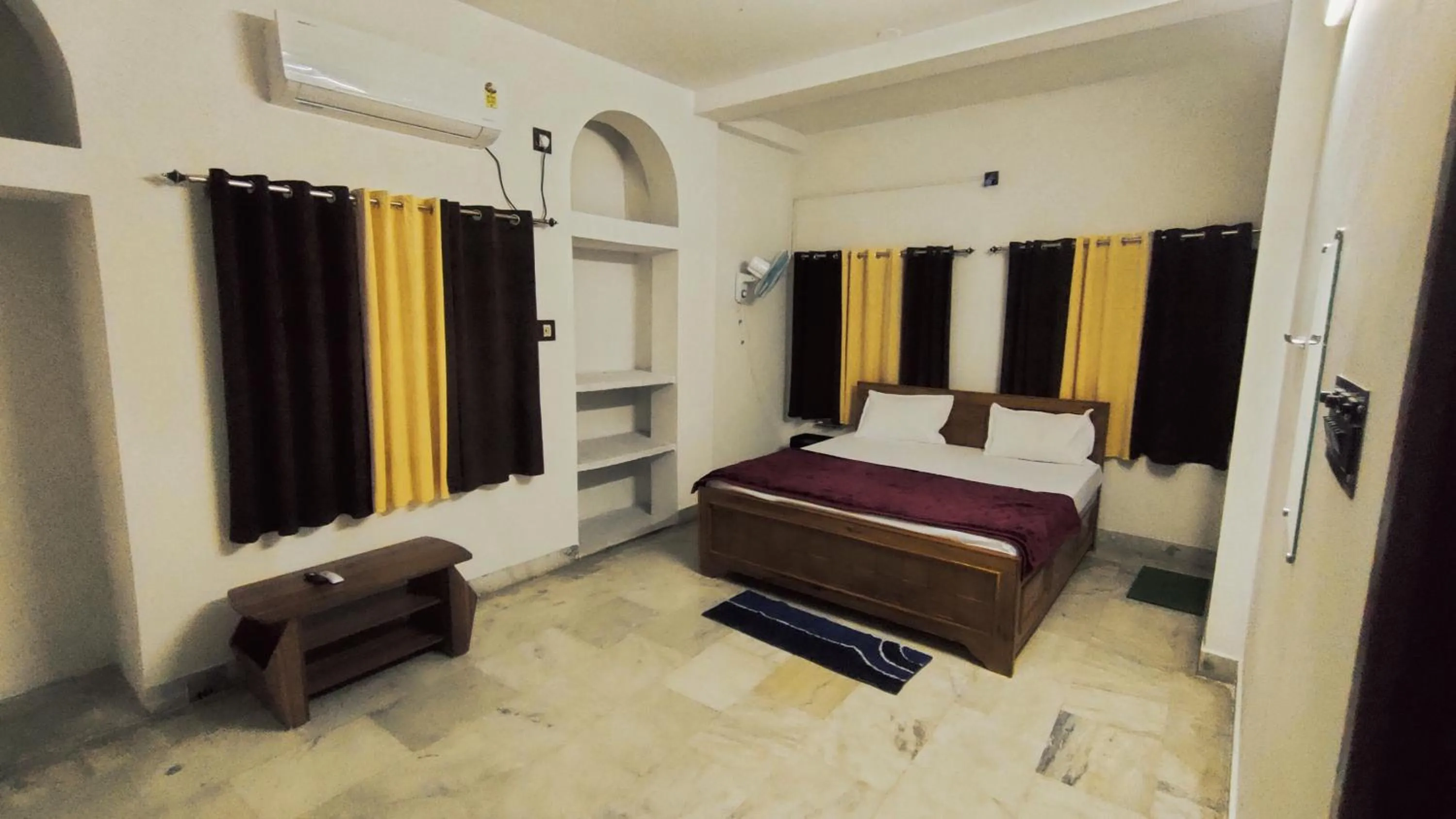 Bed in Hotel The Aparna Residency
