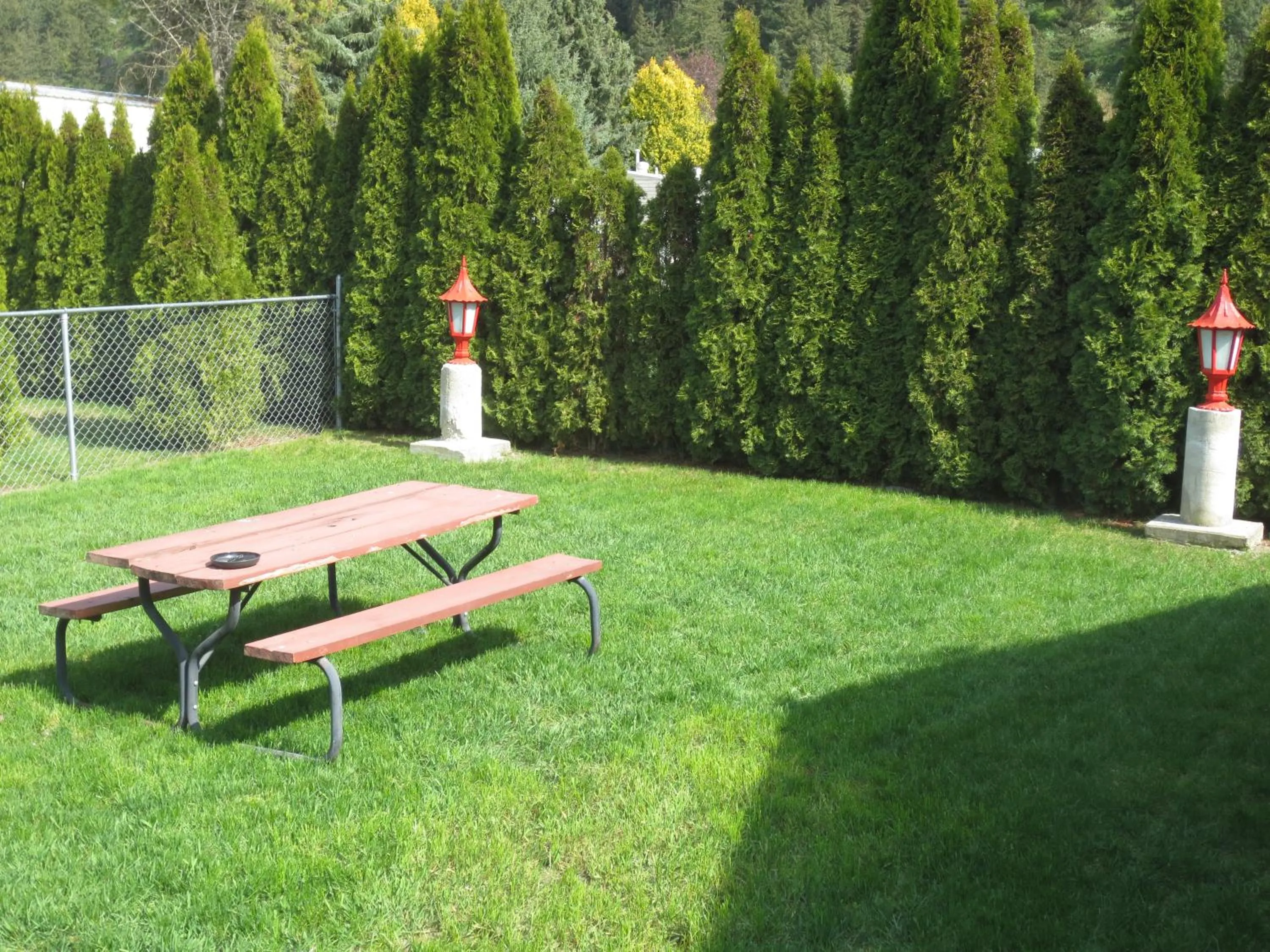 Area and facilities in Overlander Motel