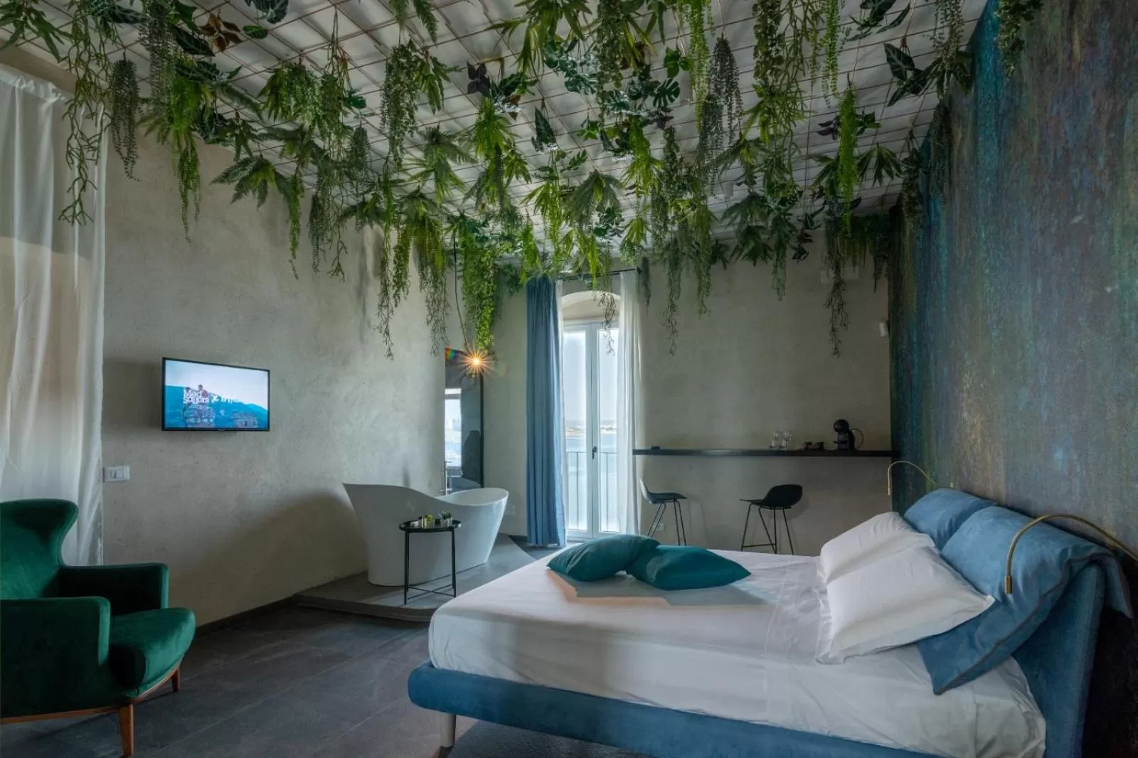 Bed in Sonrisa suites