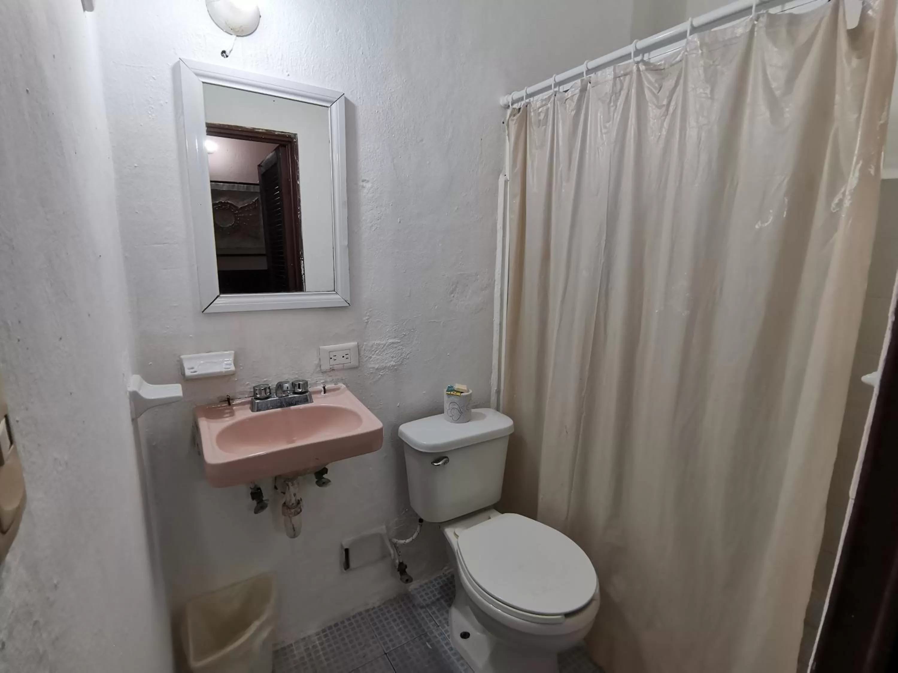 Bathroom in Hotel Colonial San Carlos