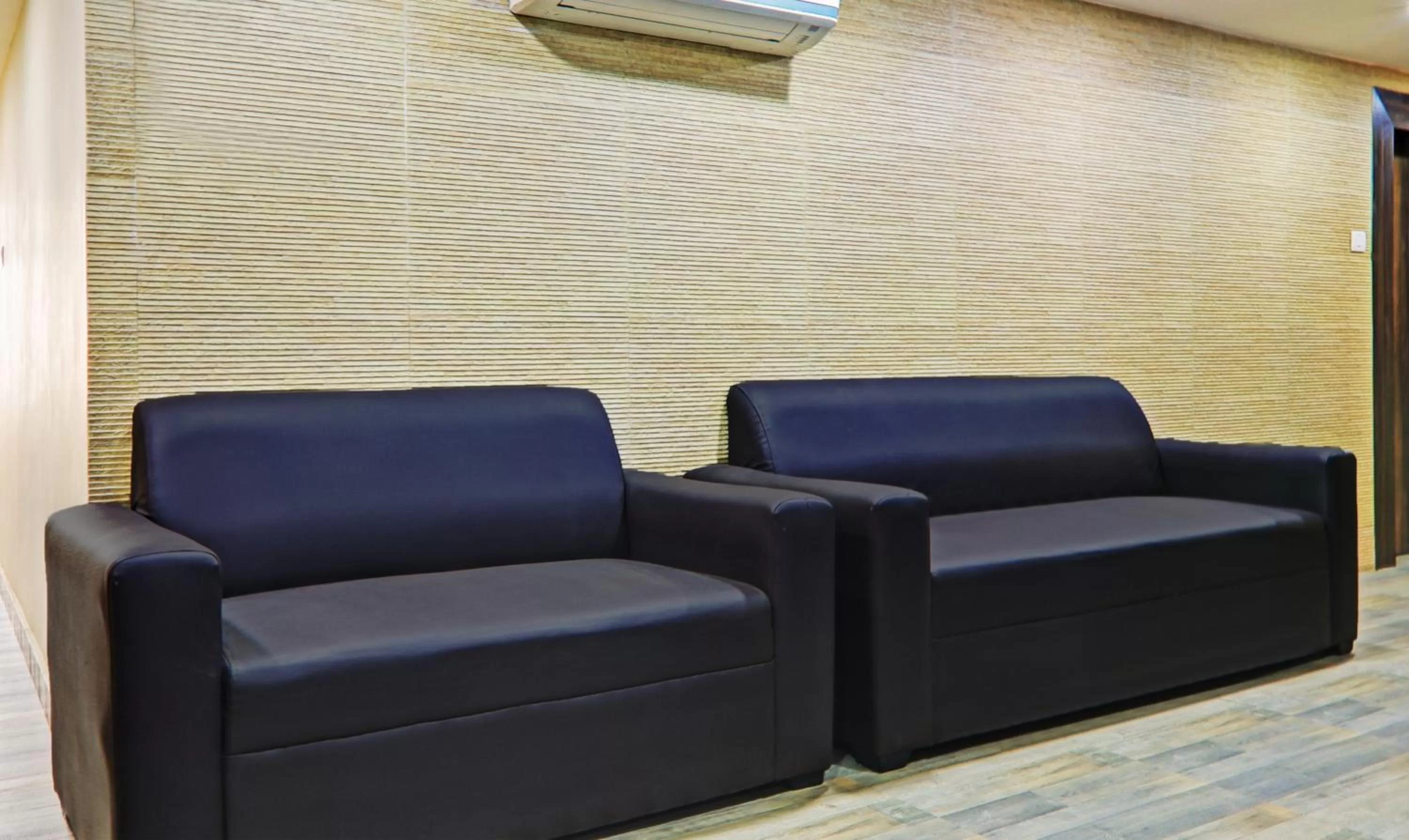 Seating area in Treebo Raj Inn Lalpur