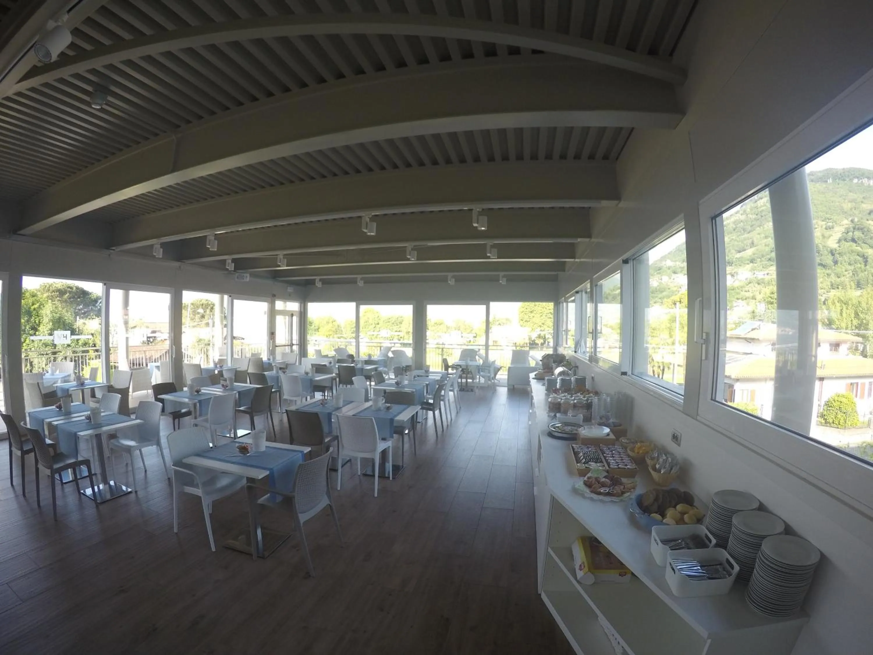 Breakfast in Hotel Vischi