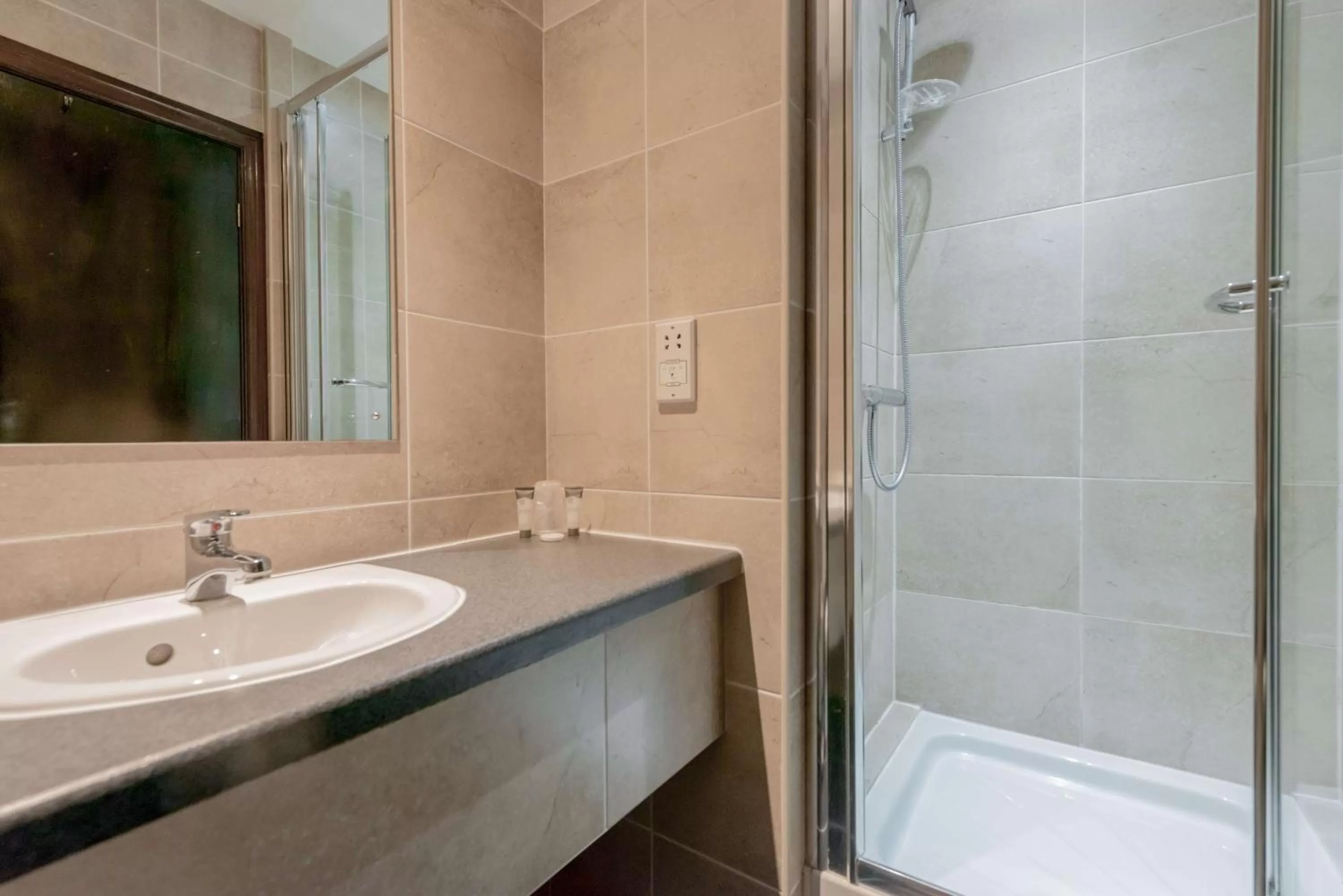 Photo of the whole room in Best Western Bradford Guide Post Hotel