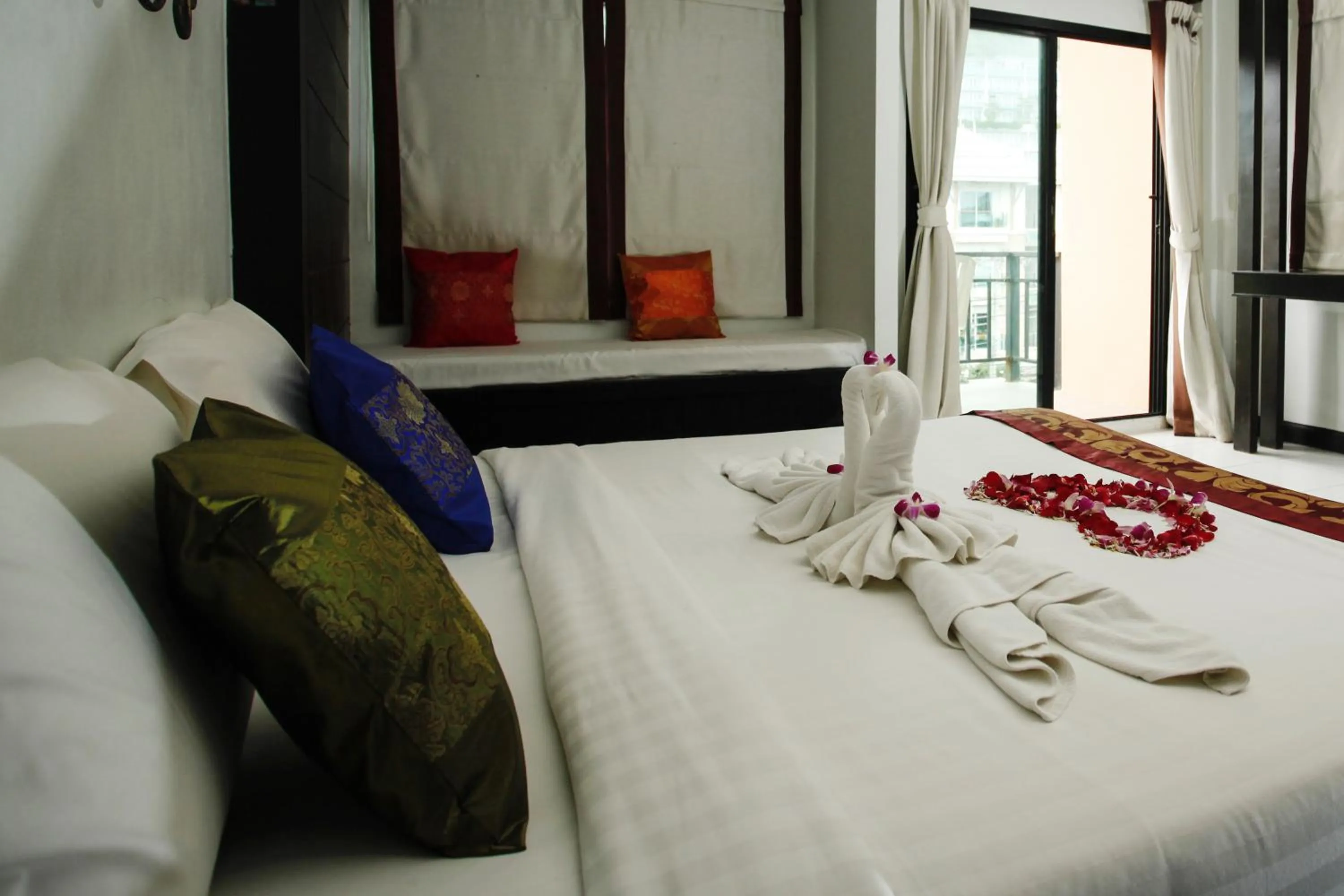 Property building, Room Photo in Amber Residence - SHA Plus