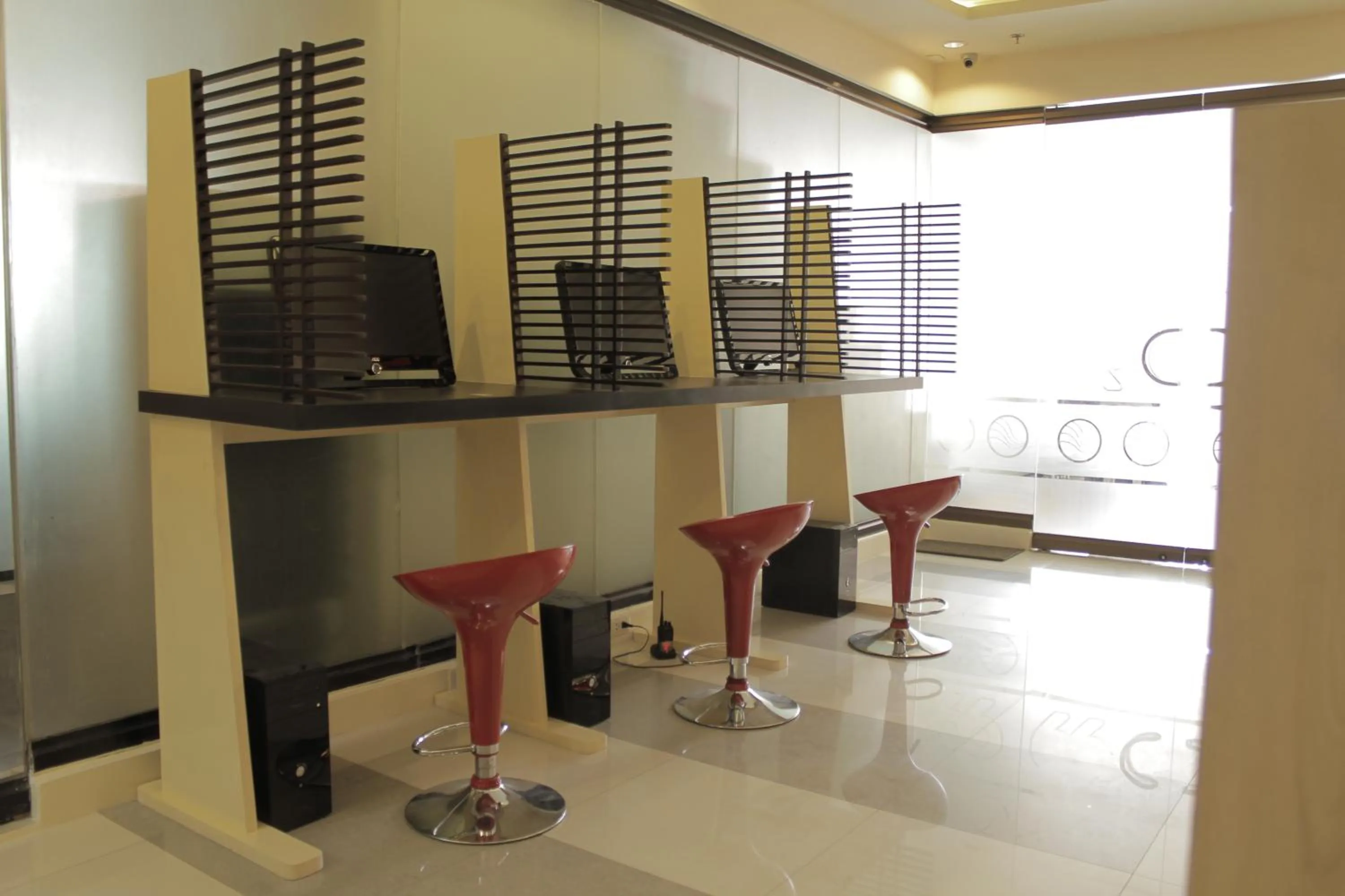 Business facilities in Hotel 99 Cubao
