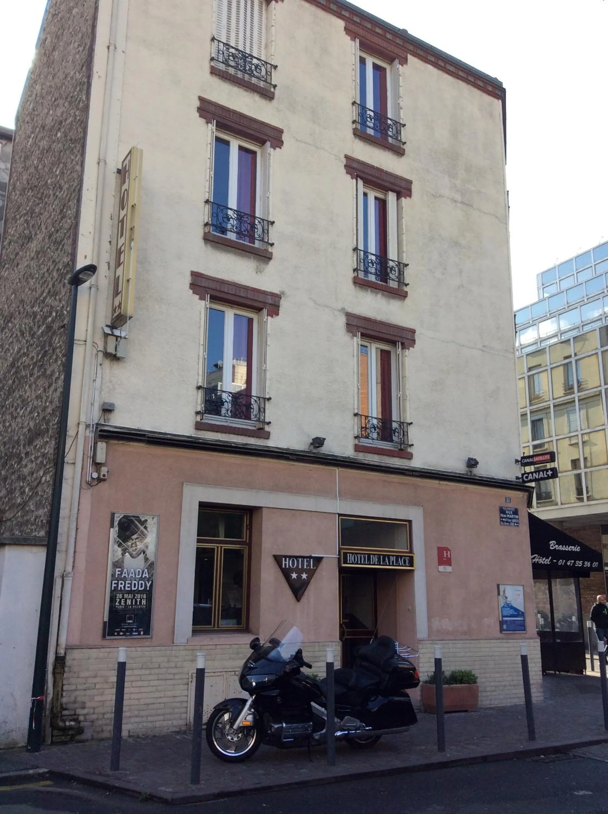 Facade/entrance in Hotel De La Place