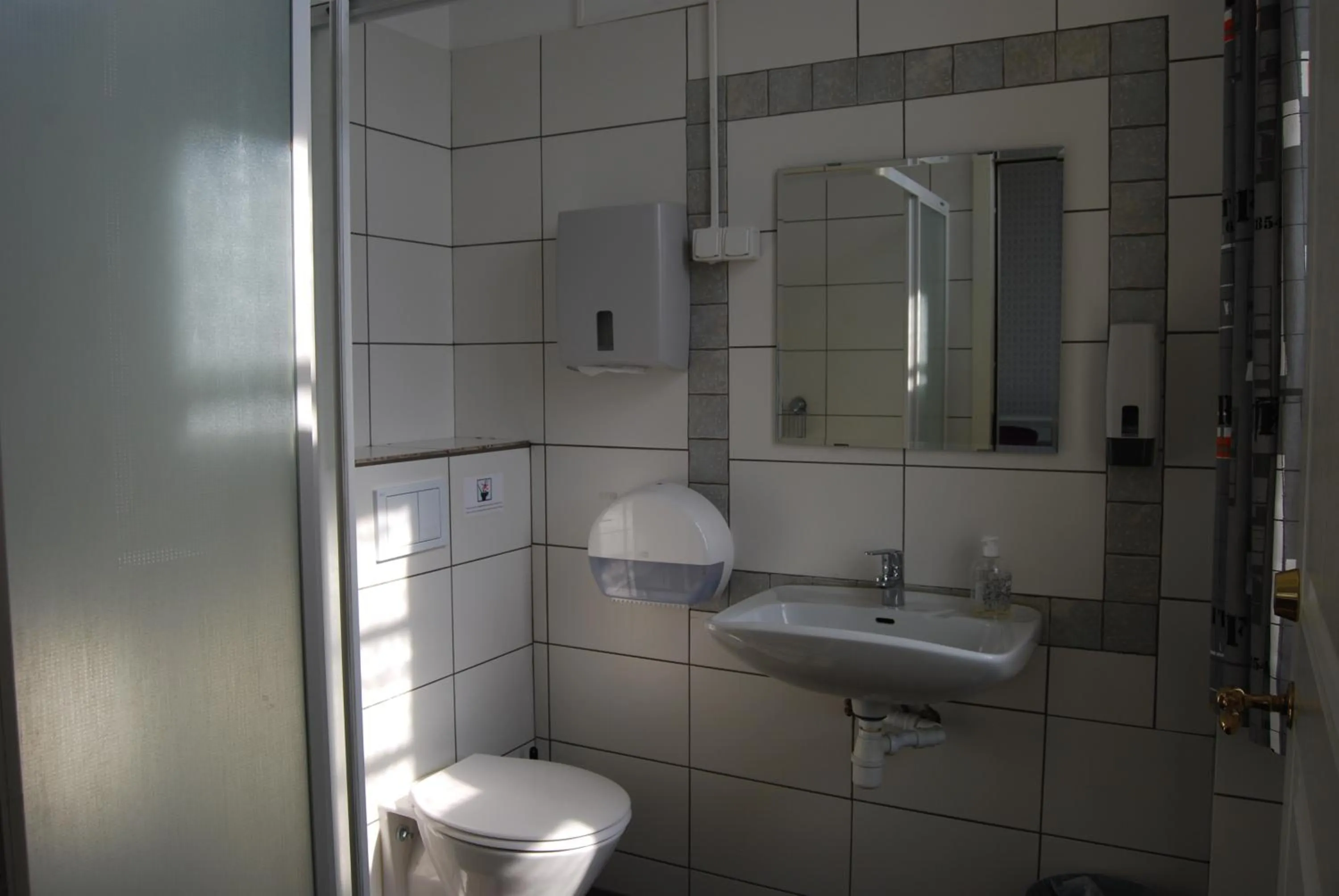 Bathroom in Halmstad Hotell & Vandrarhem Kaptenshamn