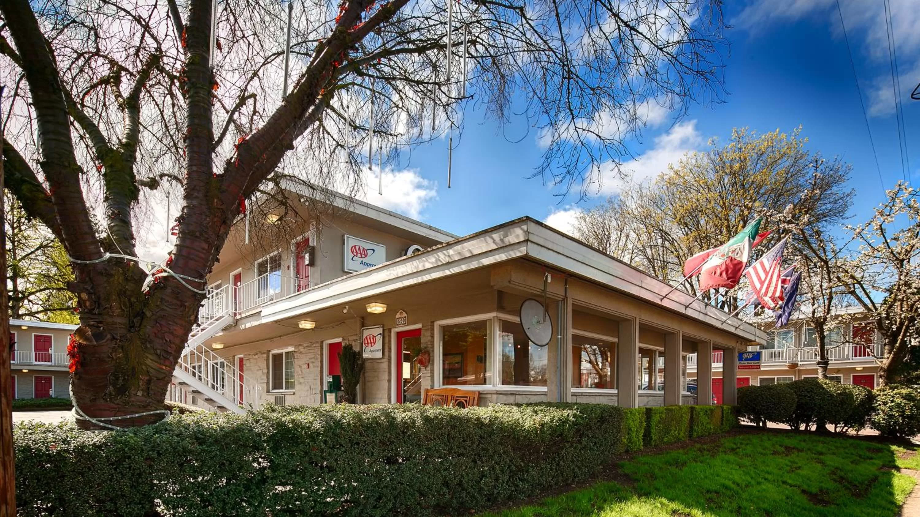 Property building in Campus Inn & Suites Eugene Downtown