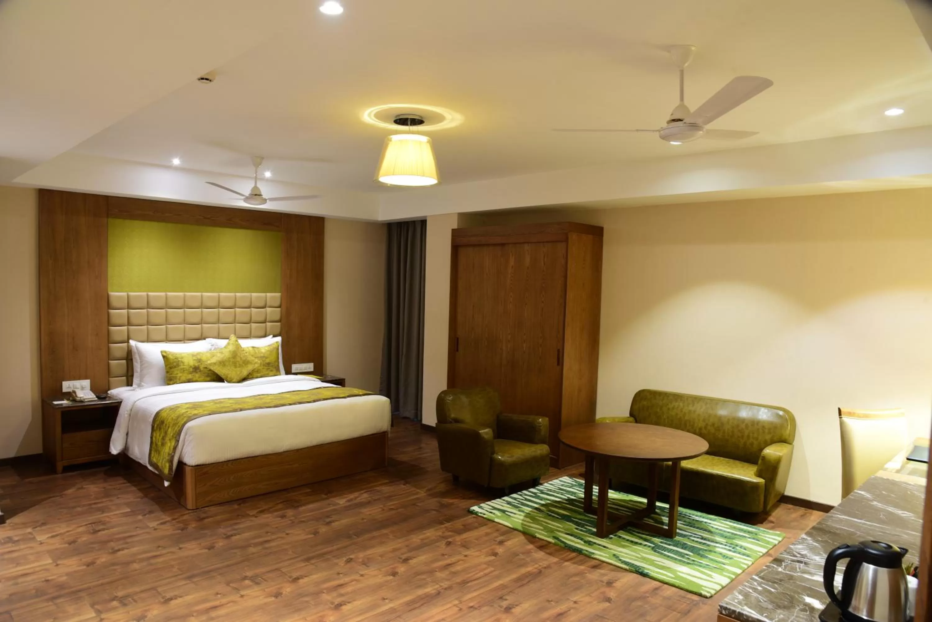 Bedroom, Bed in Lemon Tree Hotel Siliguri