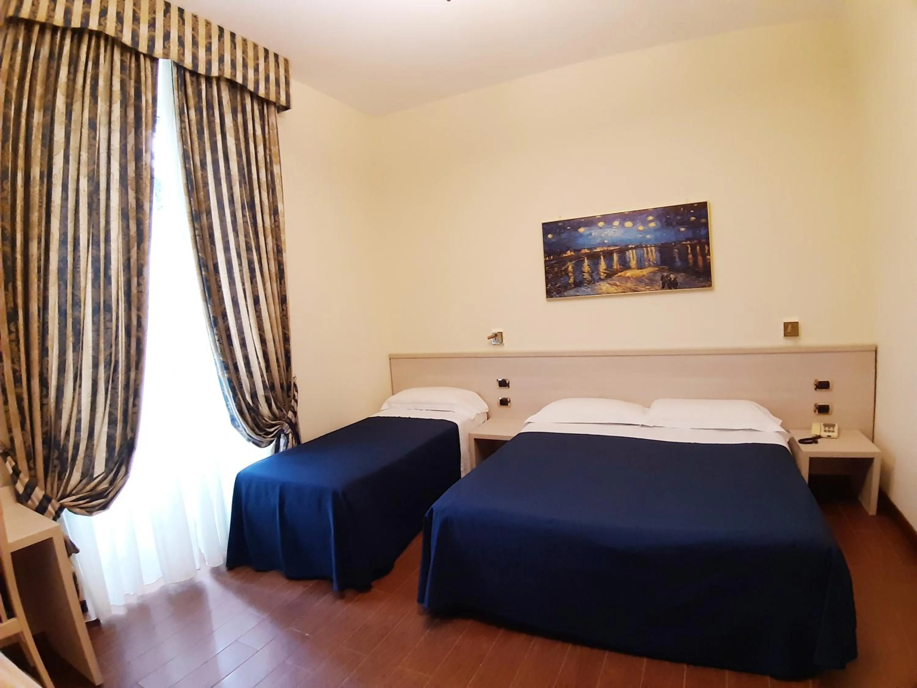 Bedroom, Bed in Hotel Mariano