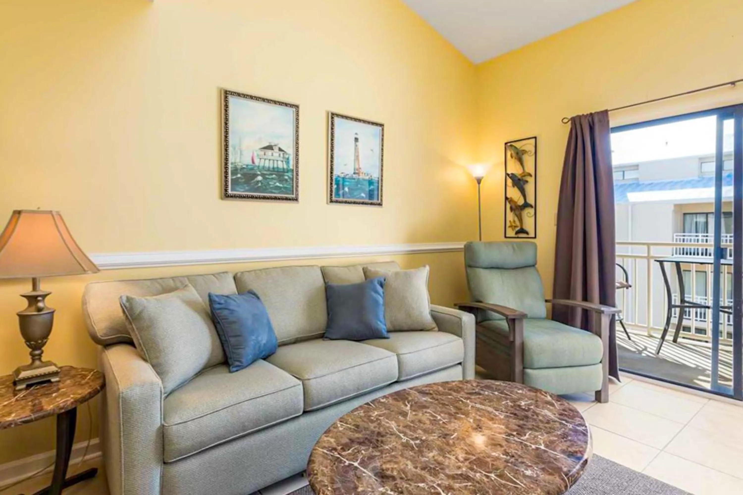 Apartment with Balcony in Sugar Beach Condominiums II