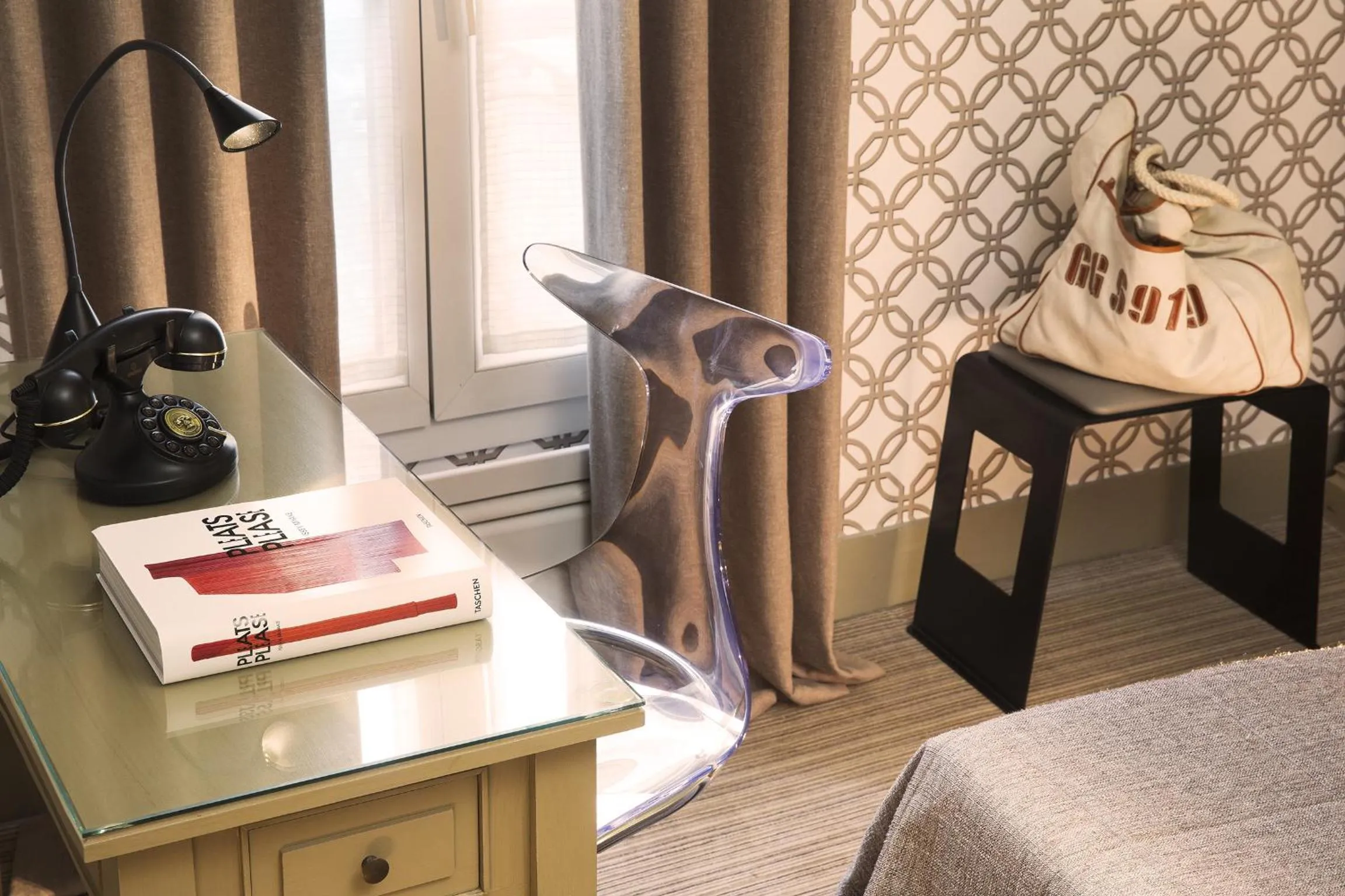 Decorative detail in Apollon Montparnasse