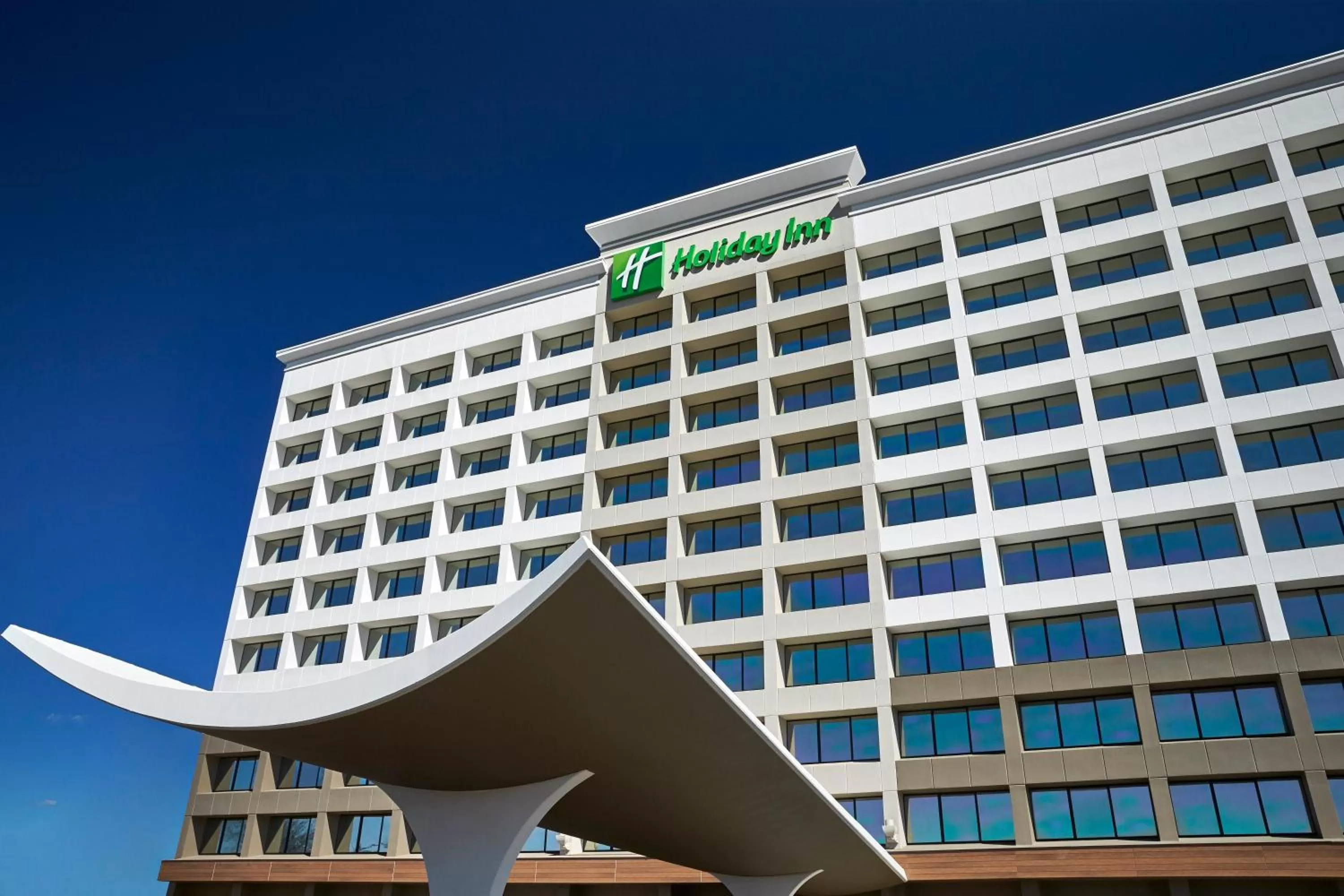 Property building in Holiday Inn Alexandria at Carlyle by IHG