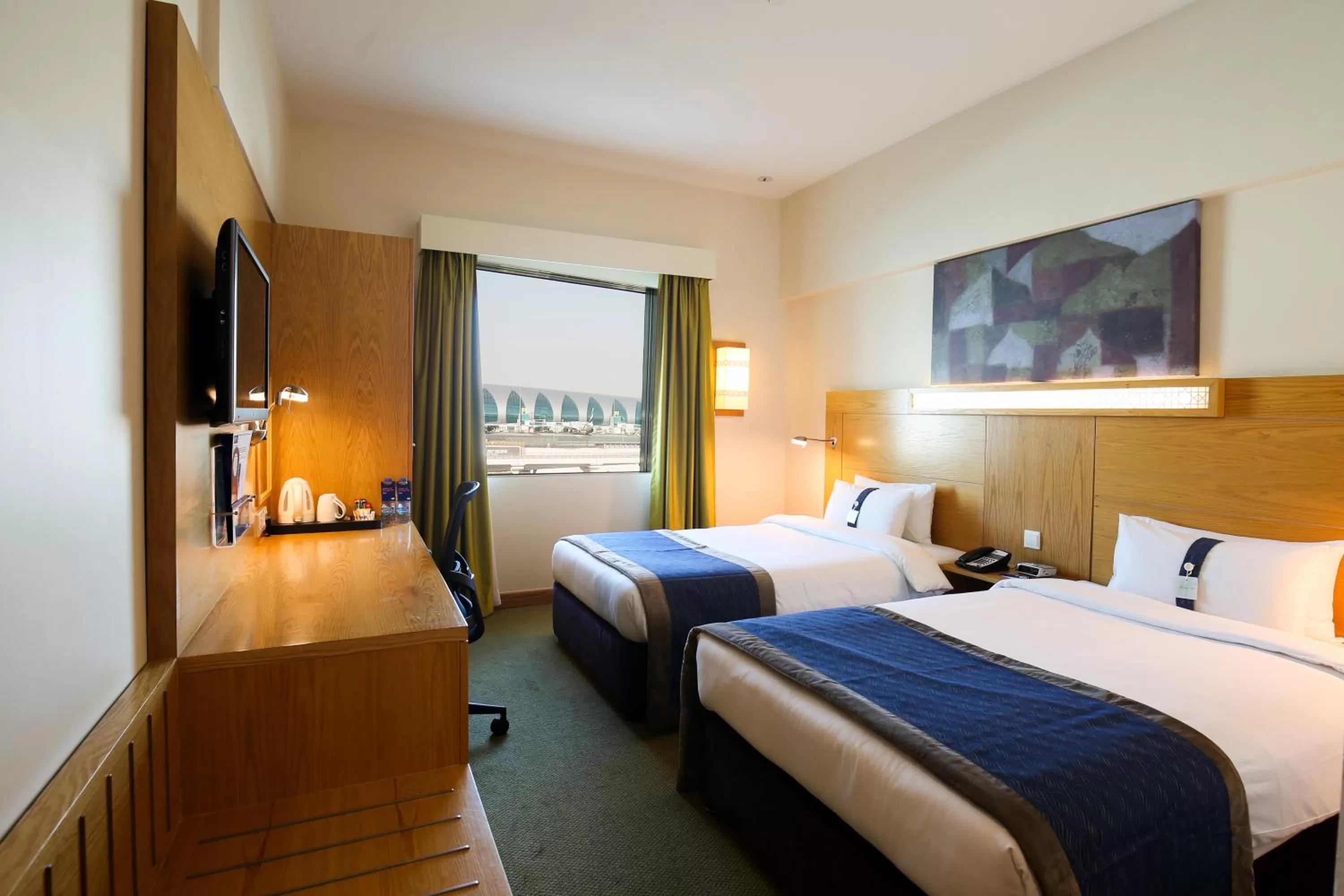 Twin Room - Smoking (Free Shuttle Bus to Airport Terminal 1&3, Al Mamzar Beach, DFC Mall, Dubai Mall)) in Holiday Inn Express Dubai Airport, an IHG Hotel