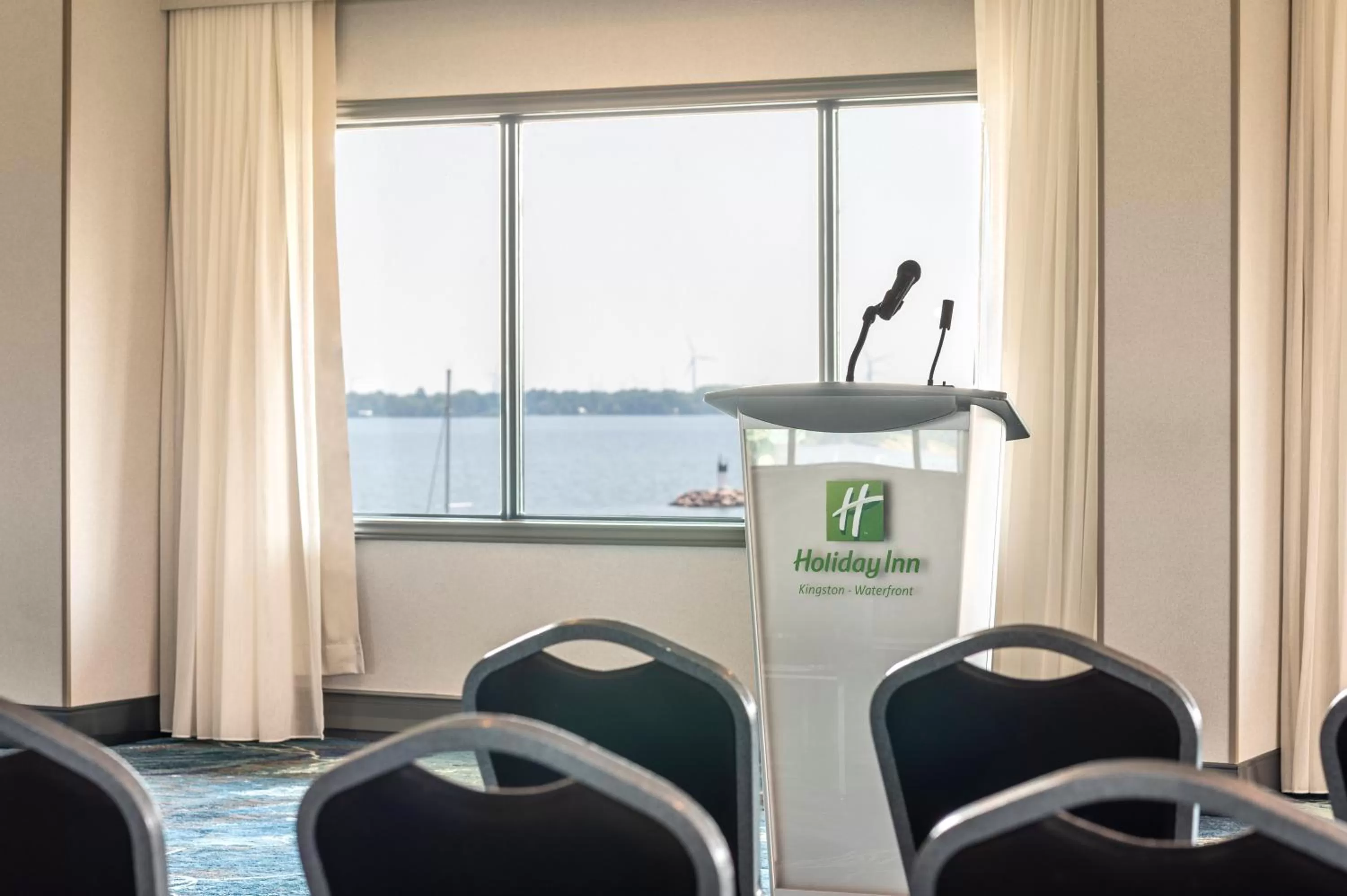 Meeting/conference room in Holiday Inn Kingston - Waterfront by IHG