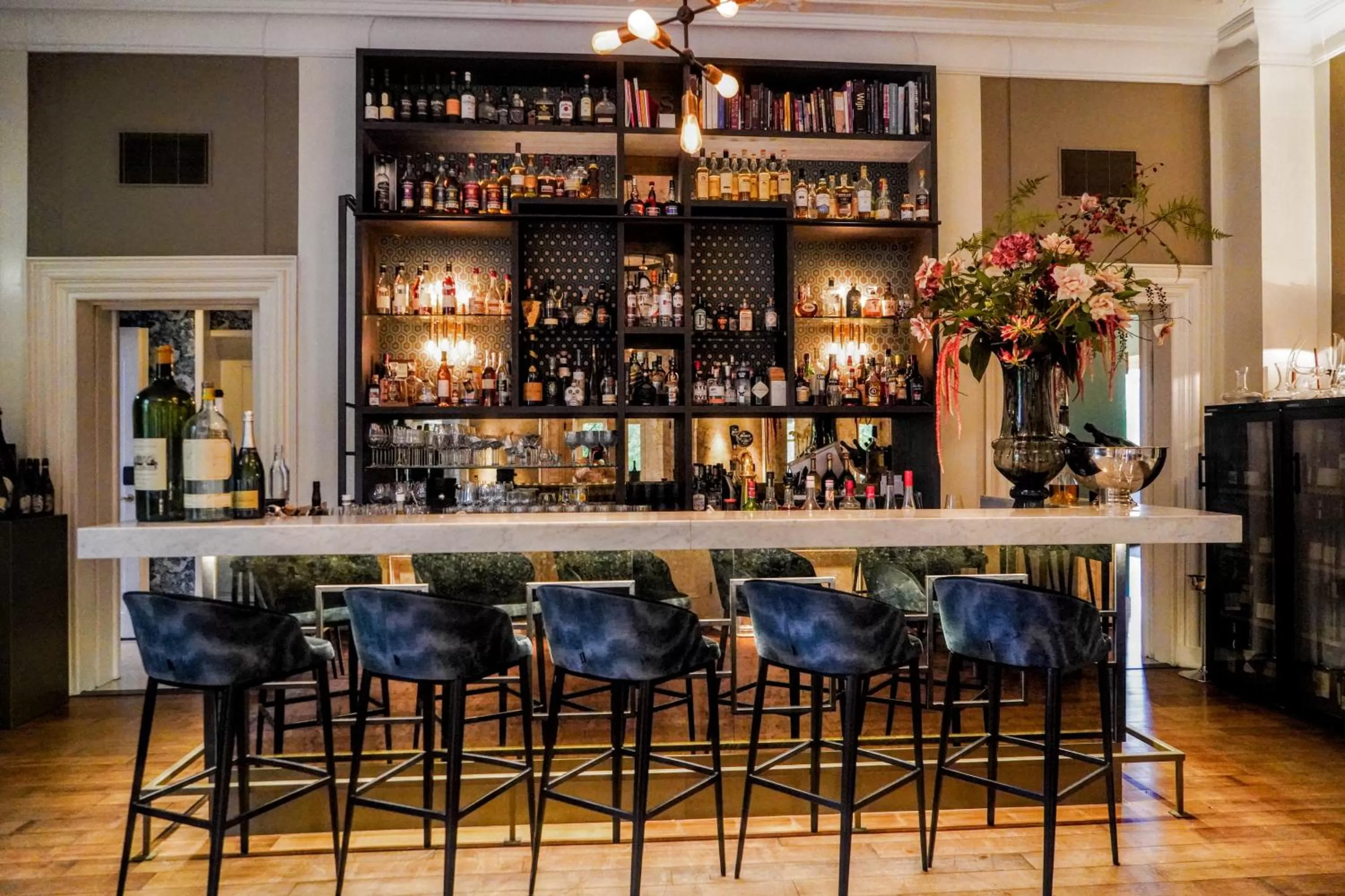 Lounge or bar in Central Park Voorburg - Relais & Chateaux