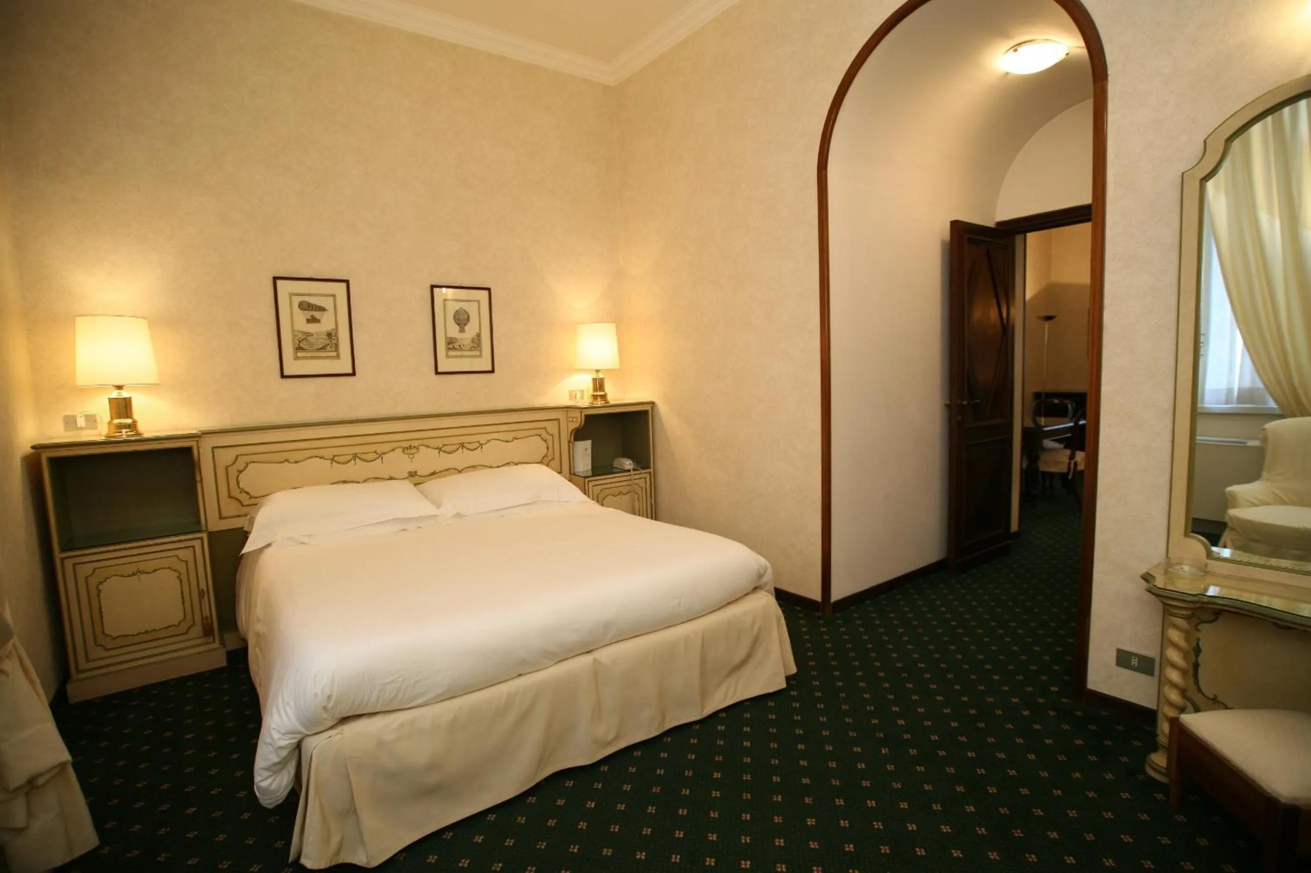 Bedroom, Bed in Aldrovandi Residence City Suites