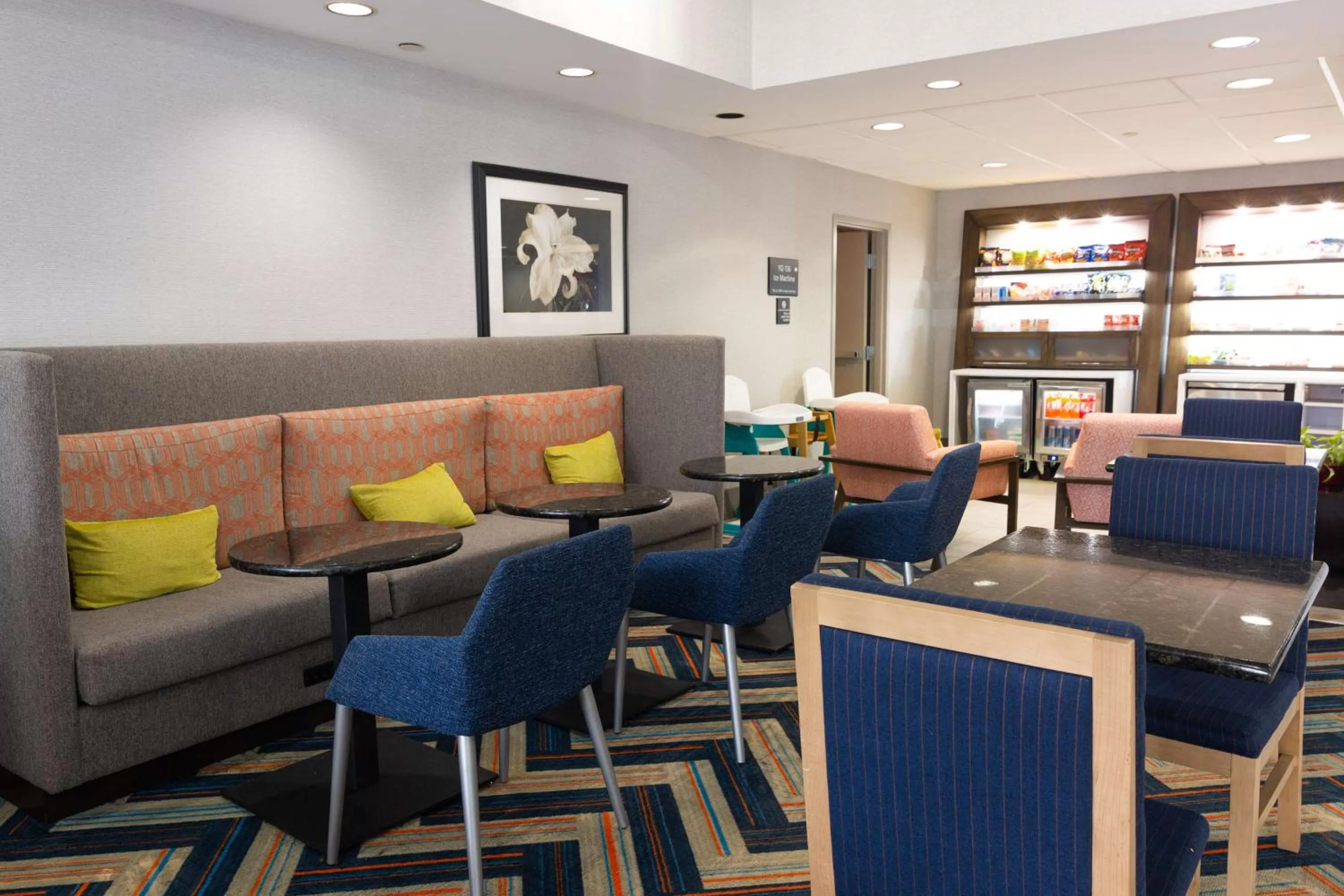 Lobby or reception in Hampton Inn Atlanta/Peachtree City