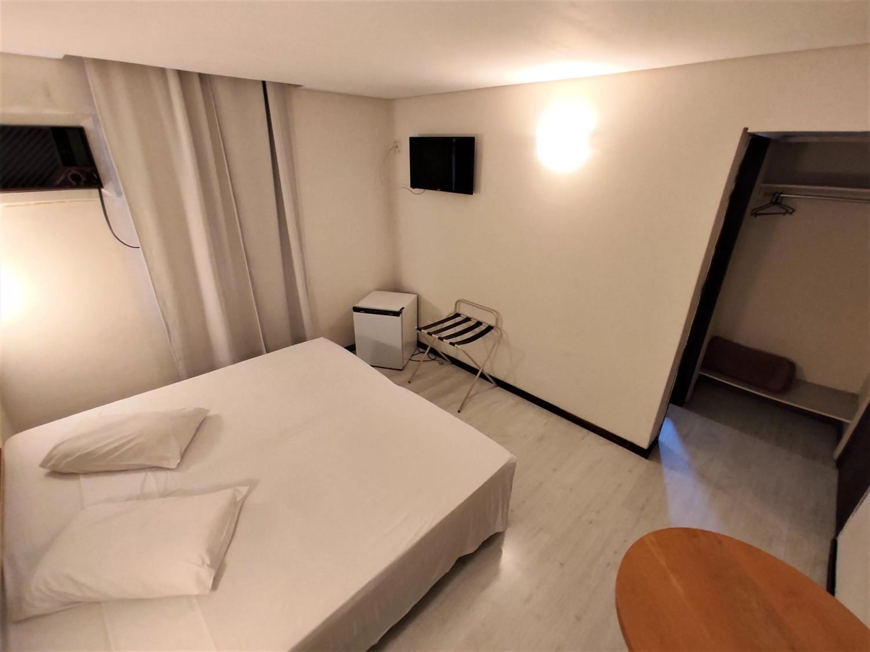 Bedroom, Bed in Granville Hotel