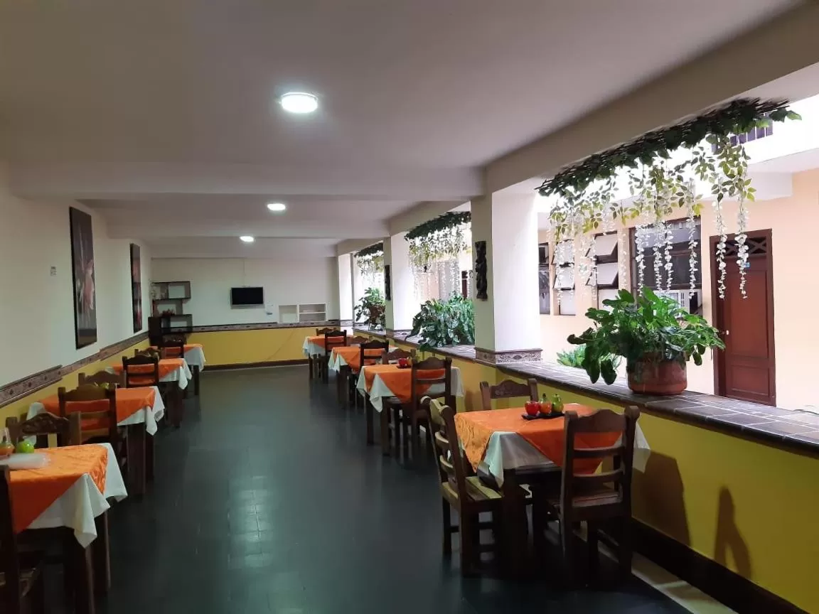 Restaurant/places to eat in Hotel El Andino