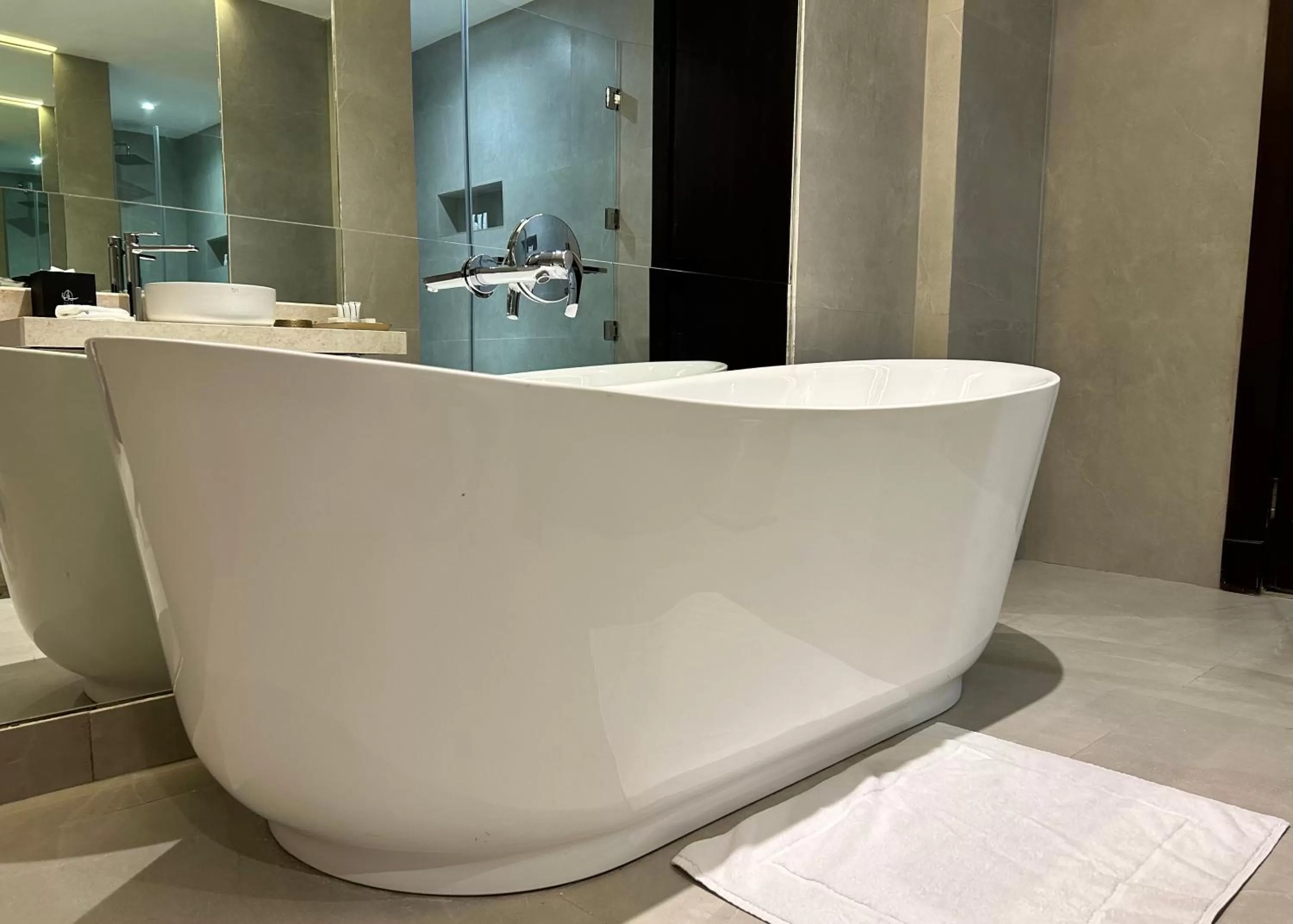 Bath in Tajreed Suites