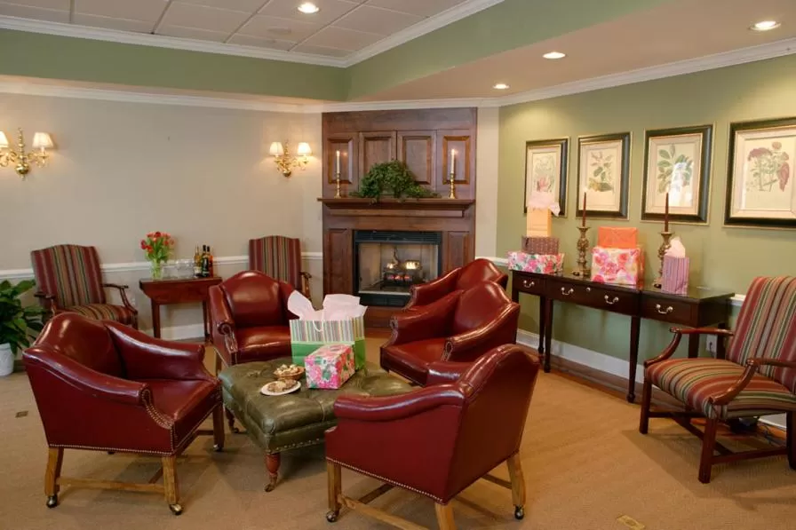 Communal lounge/ TV room in Lambertville House
