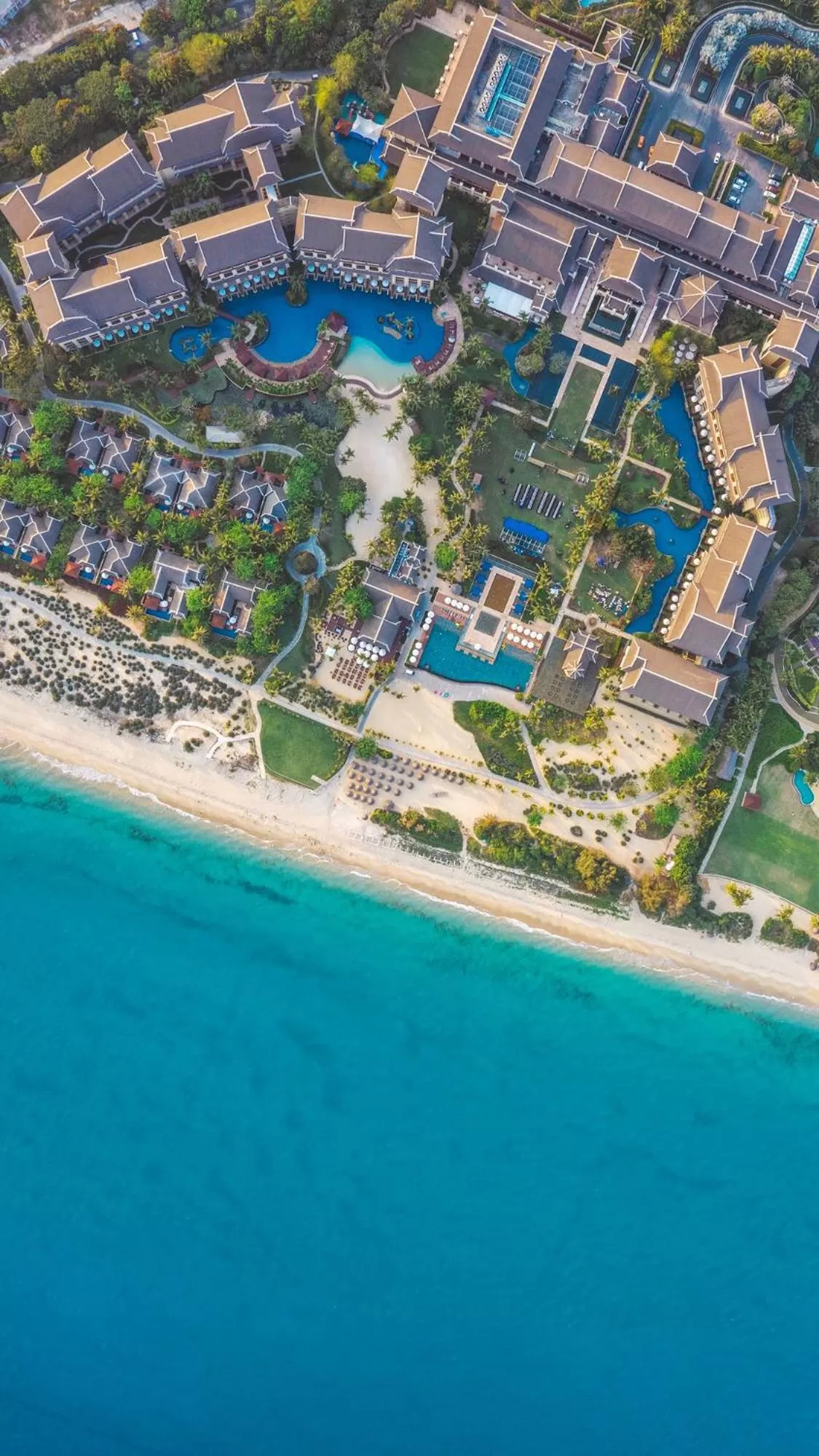 Property building in The Ritz-Carlton Sanya, Yalong Bay