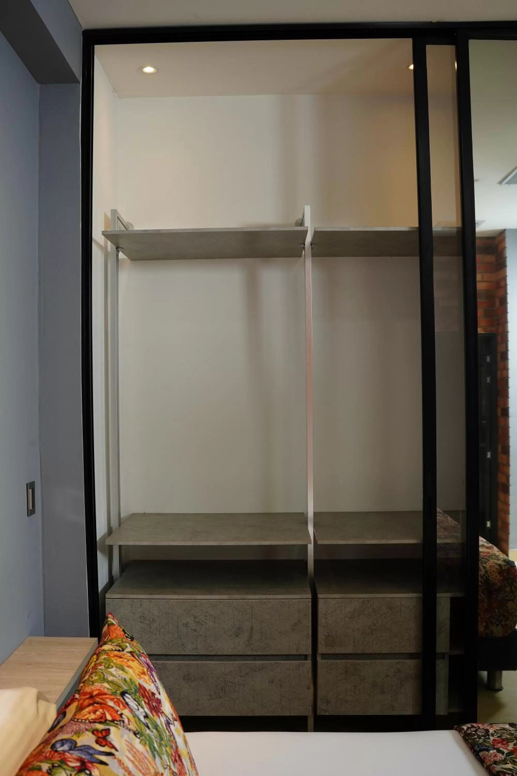 wardrobe in Hotel Ventura