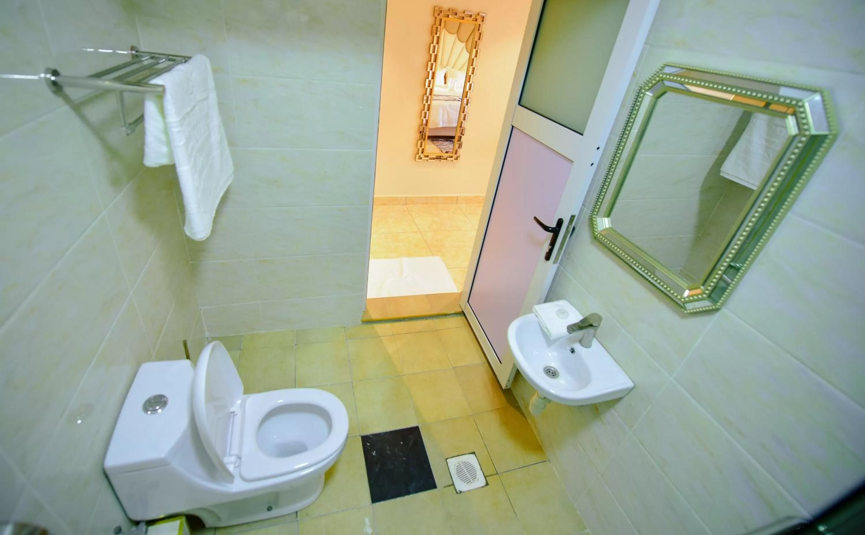 Bathroom in Deuts Four Seasons Hotel