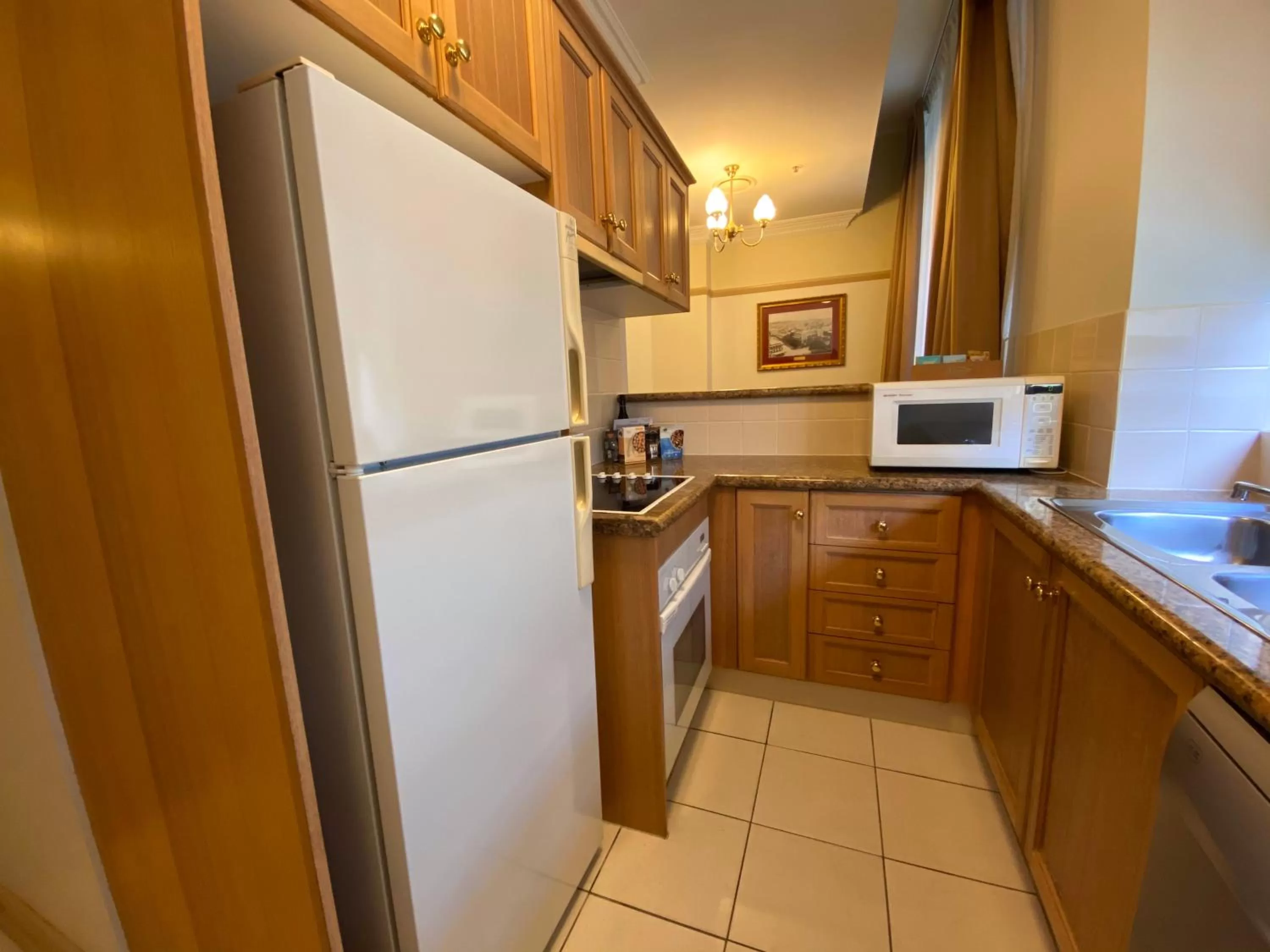 Coffee/tea facilities in Royal Albert Hotel