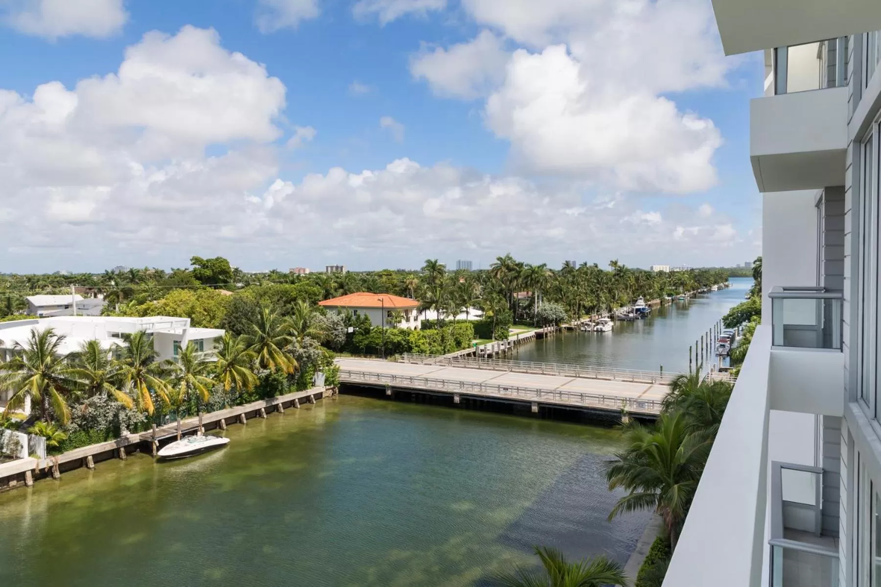 Balcony/Terrace in The Altair Bay Harbor Hotel