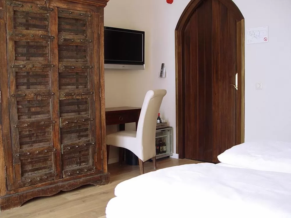 Decorative detail, Bed in Hotel Huys van Heusden