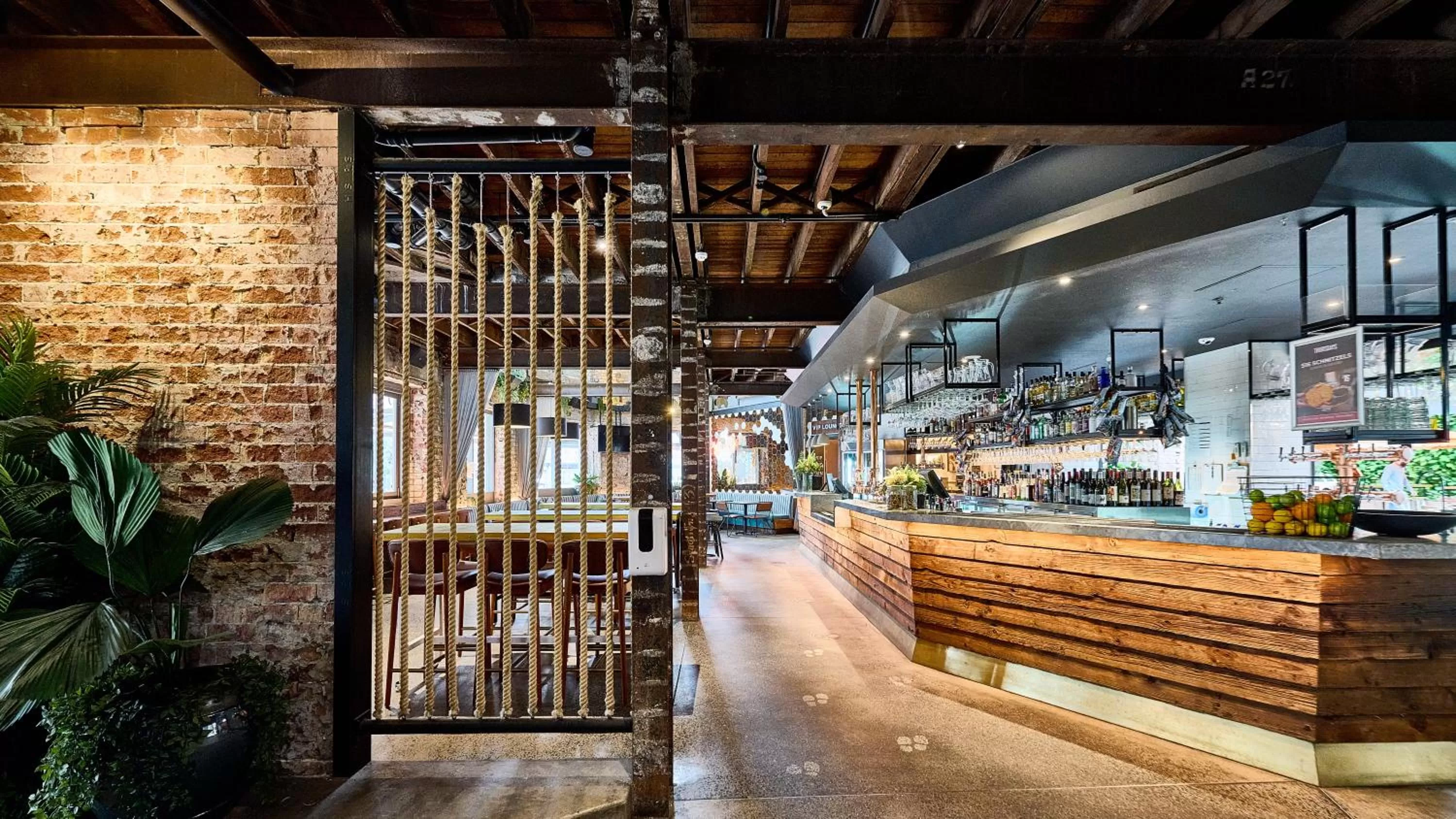 Restaurant/places to eat in The Lucky Hotel