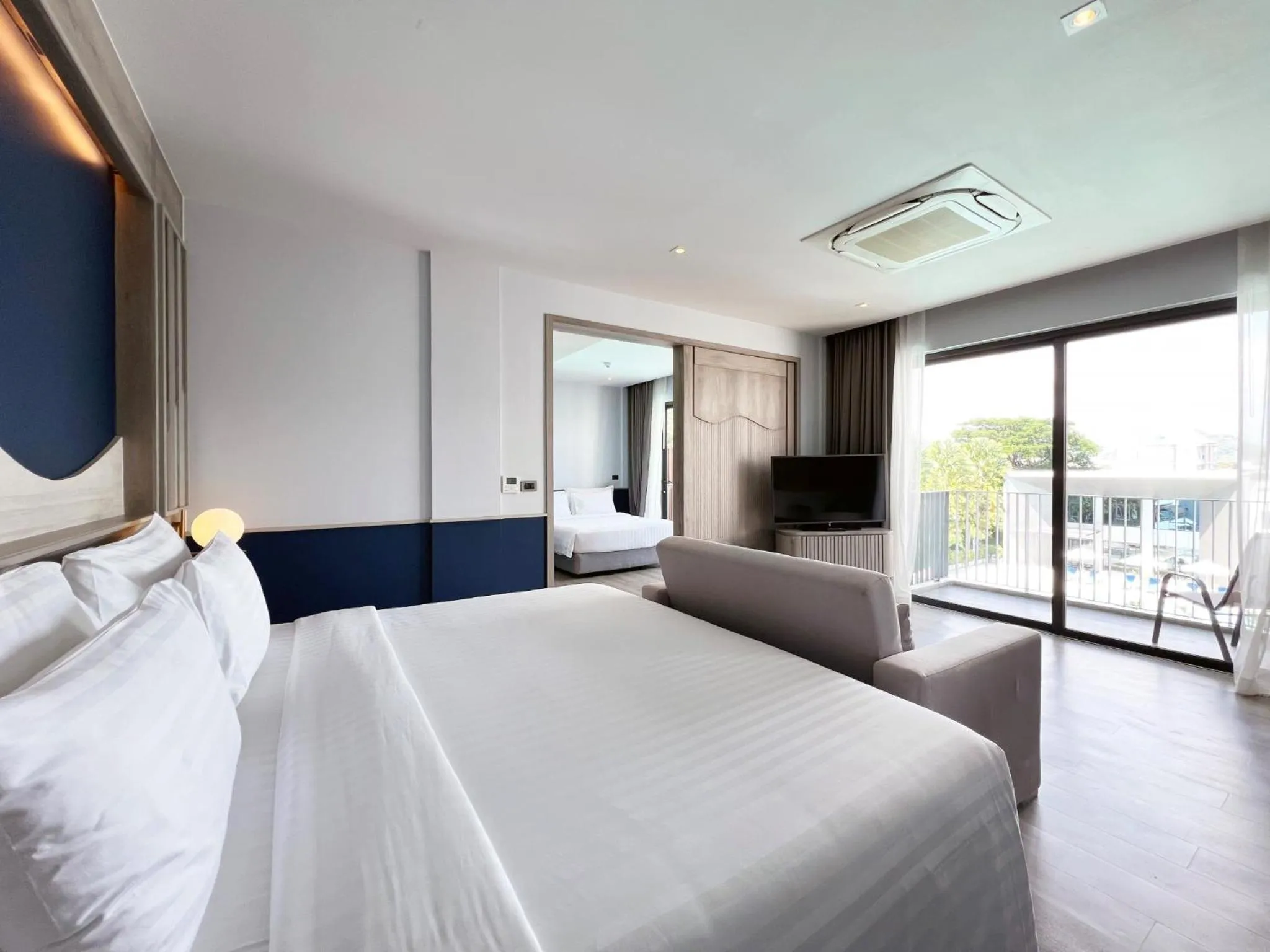 Bed in Seabed Grand Hotel Phuket - SHA Extra Plus