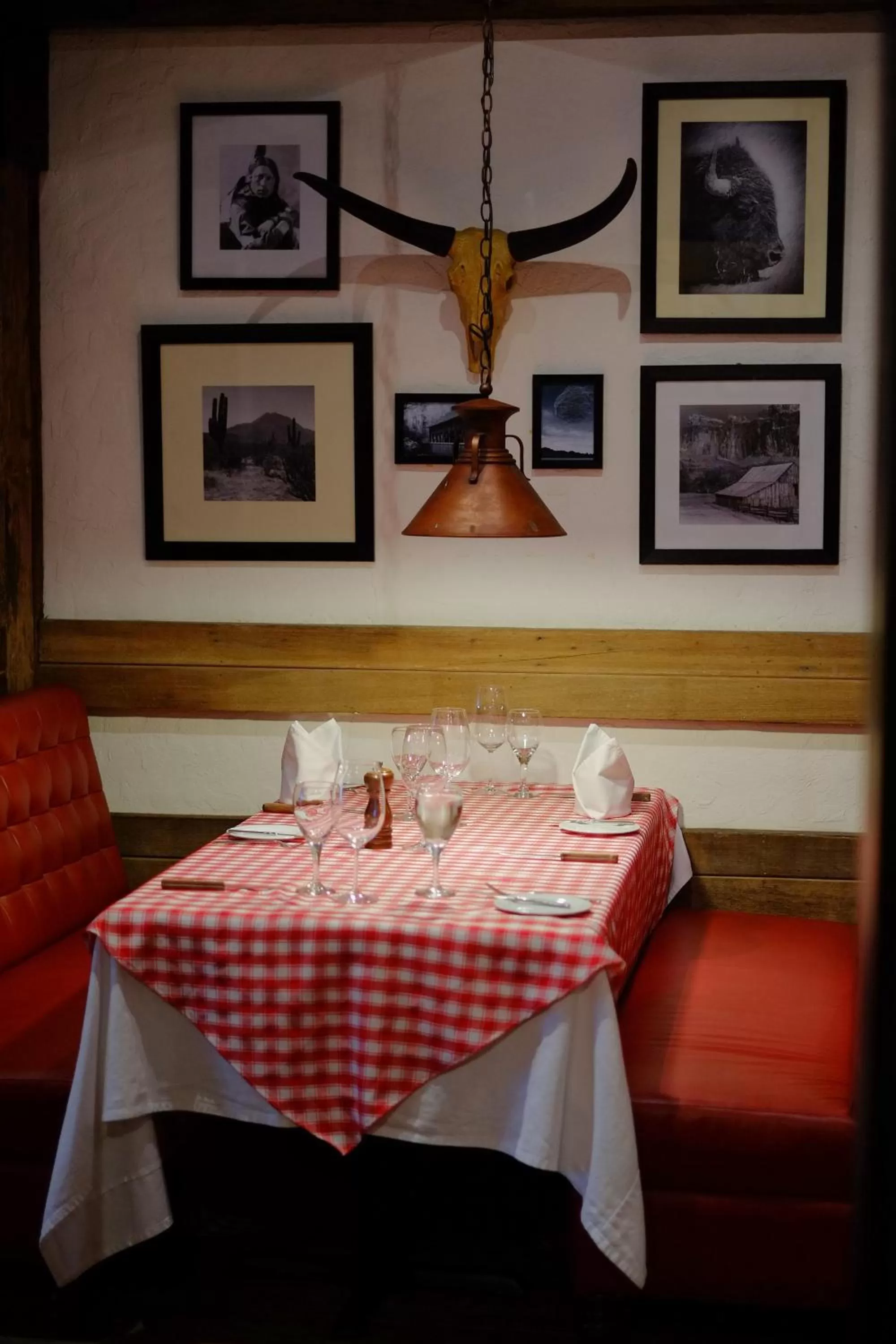 Restaurant/places to eat in The Alpha Suites