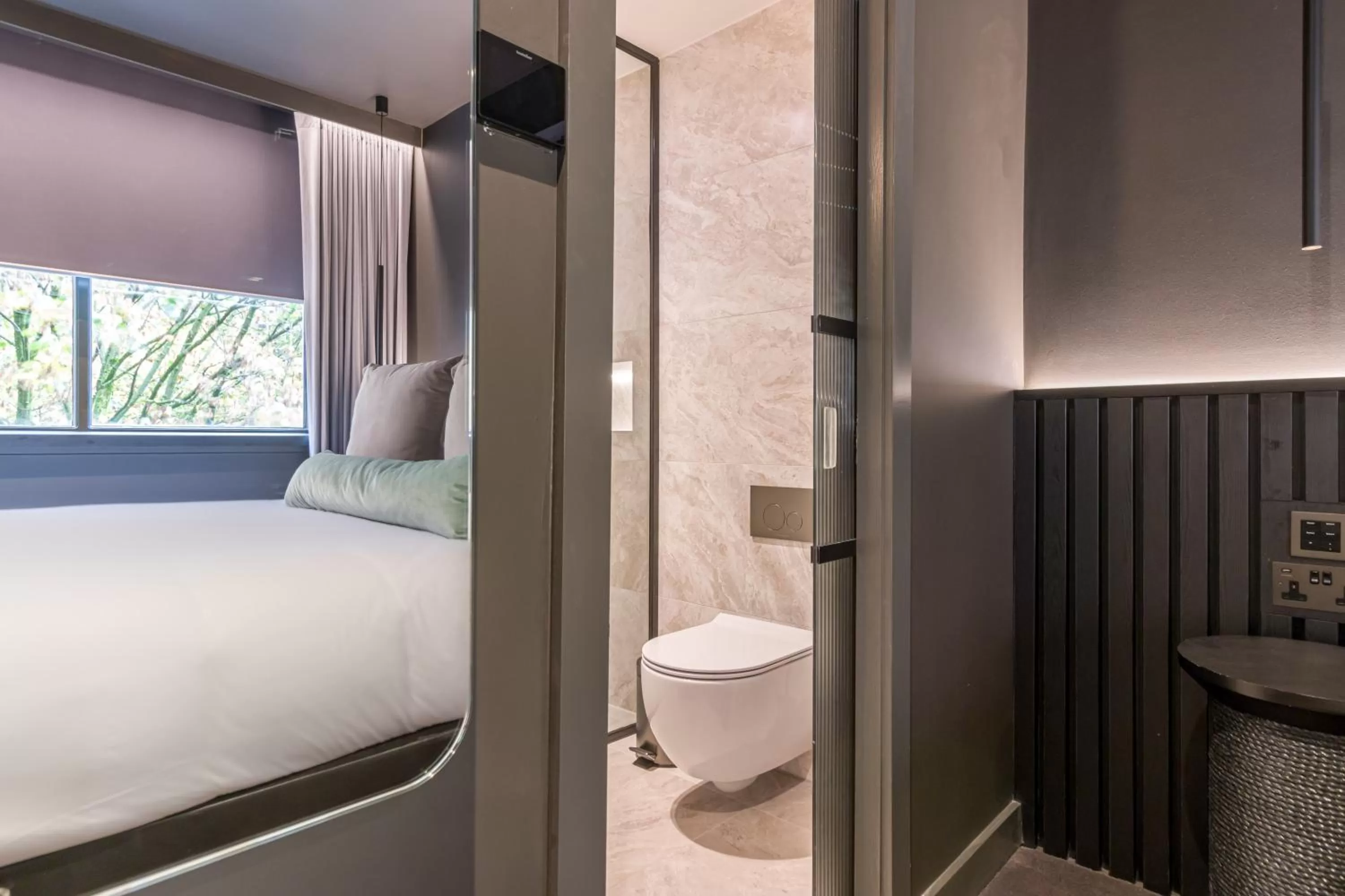 Toilet, Bed in Velvet Hotel Manchester, WorldHotels Crafted