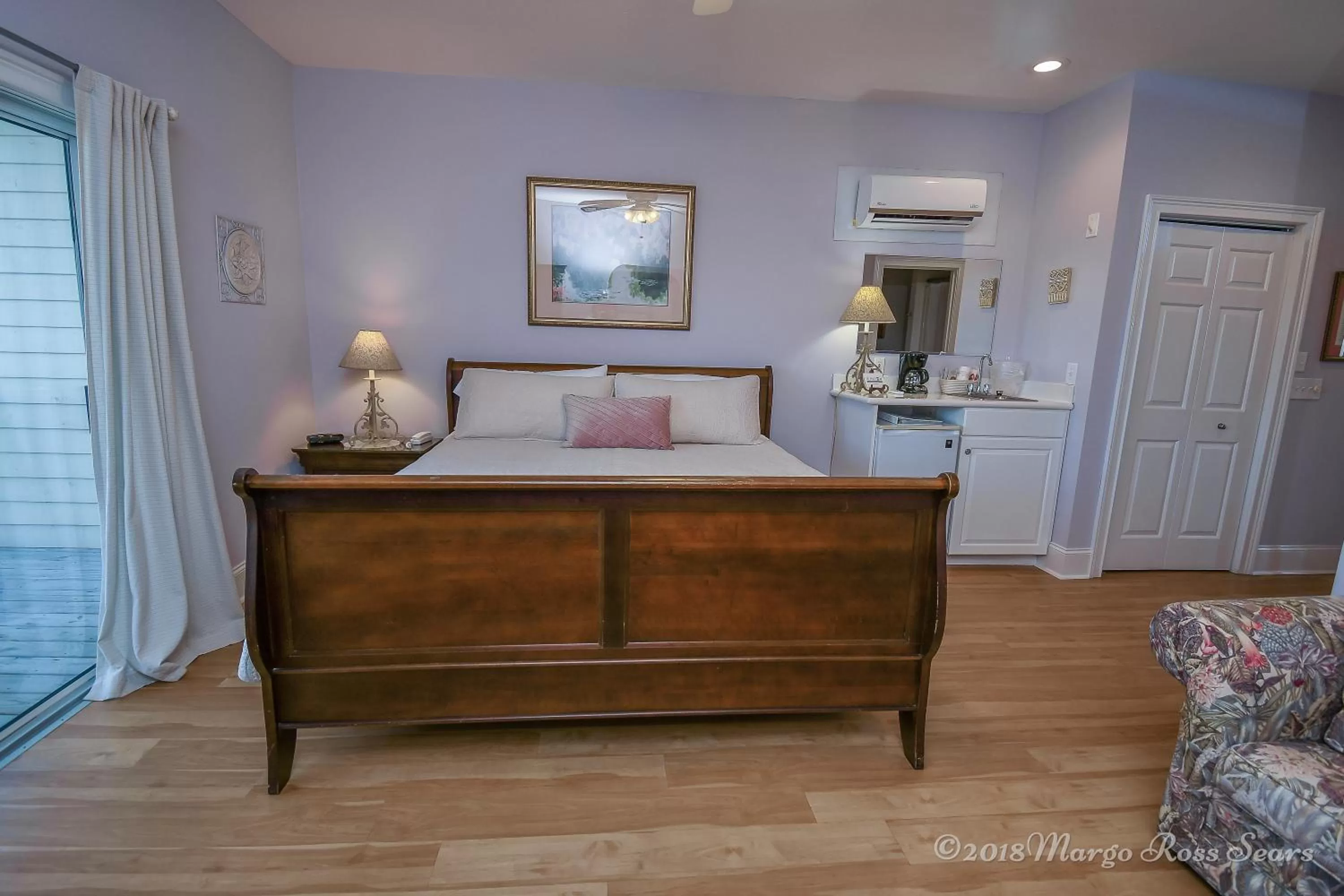 Bed in The Sunset Inn