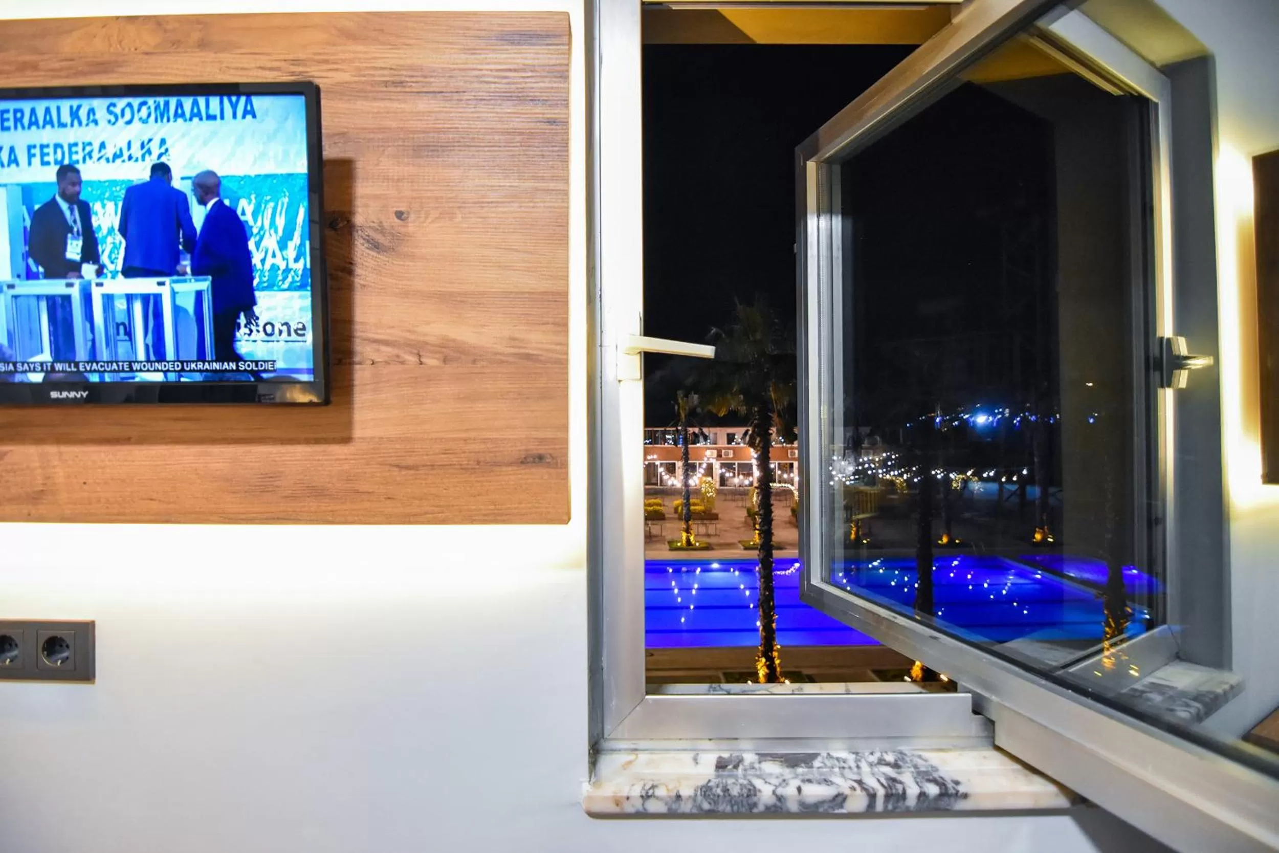 TV and multimedia, TV/Entertainment Center in Sandal Otel