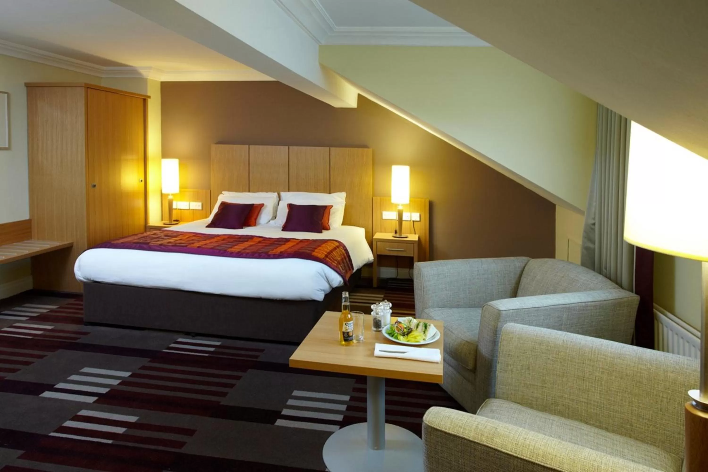 Photo of the whole room, Bed in Holiday Inn - Manchester - Oldham by IHG