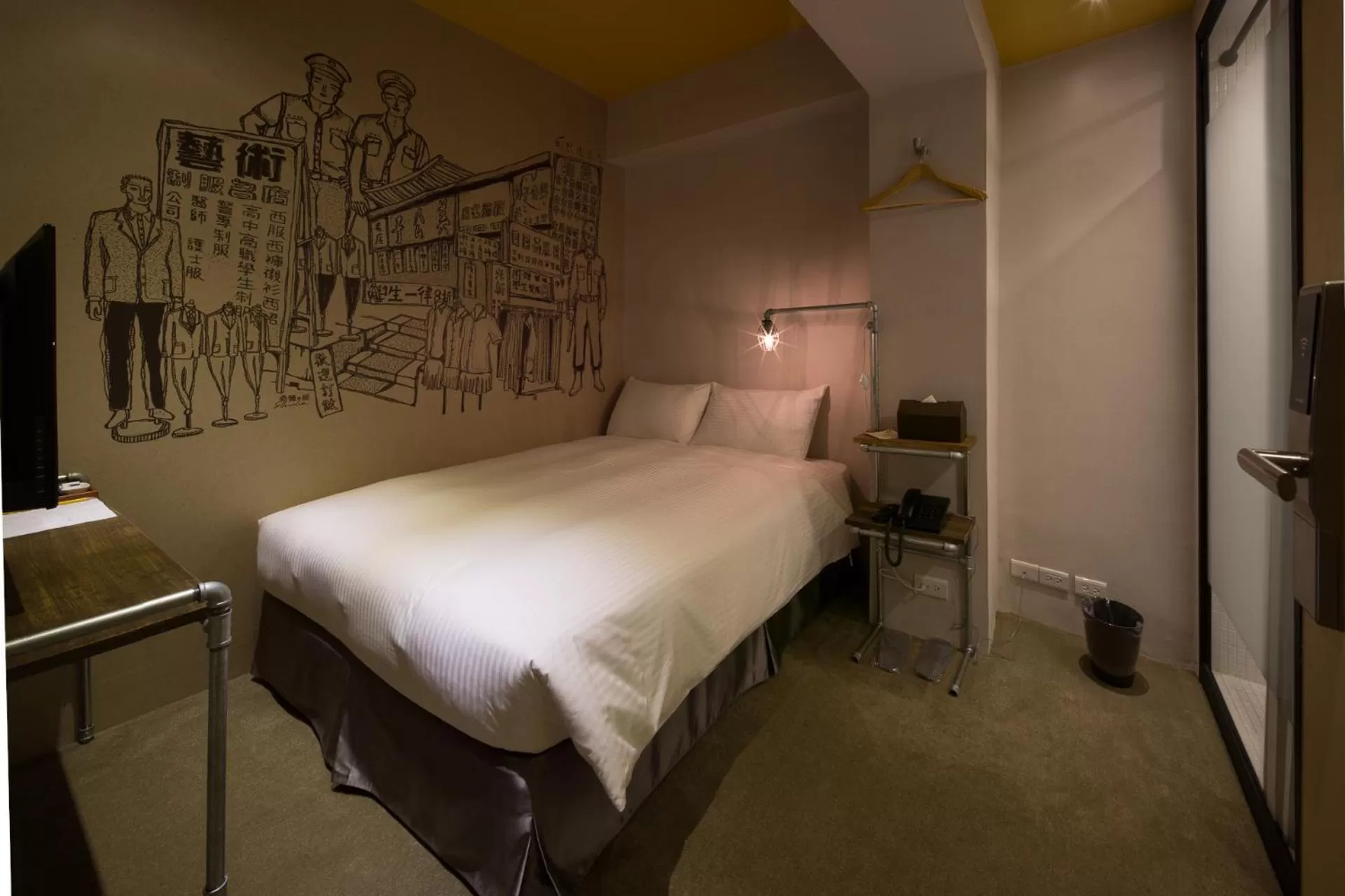 Photo of the whole room, Bed in Cho Hotel