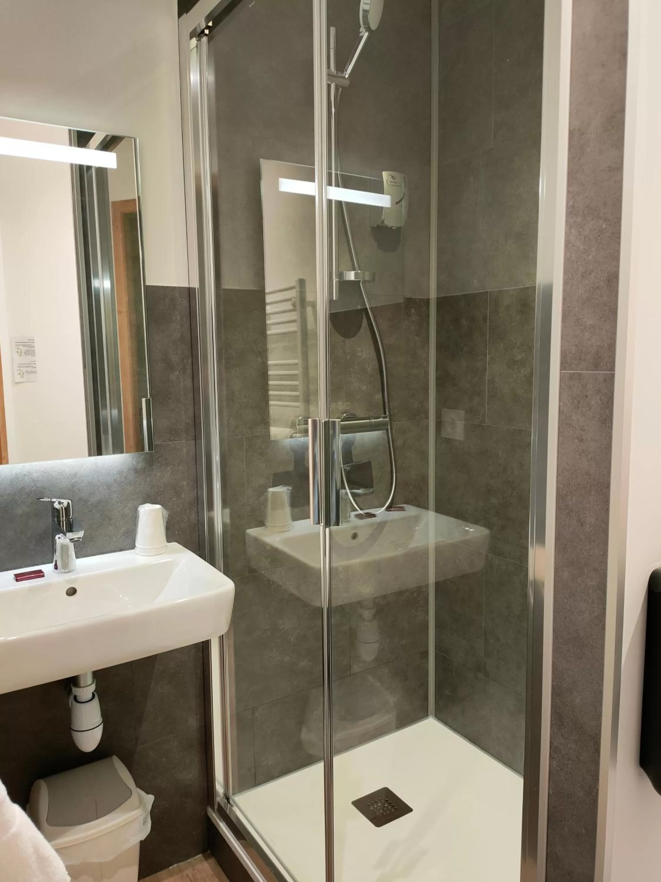 Bathroom in Hôtel le Christiania