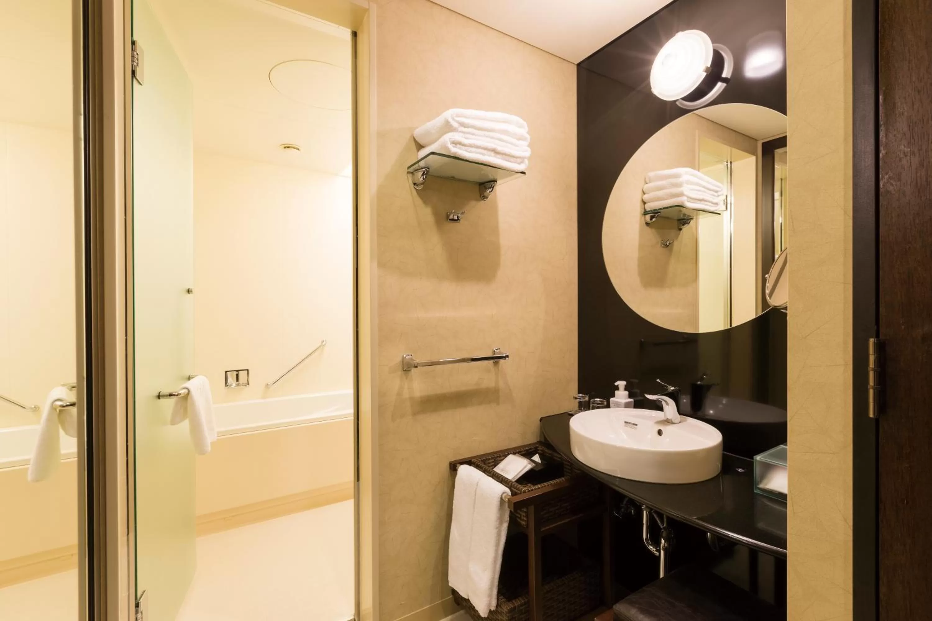 Bathroom in The Royal Park Hotel Iconic Tokyo Shiodome