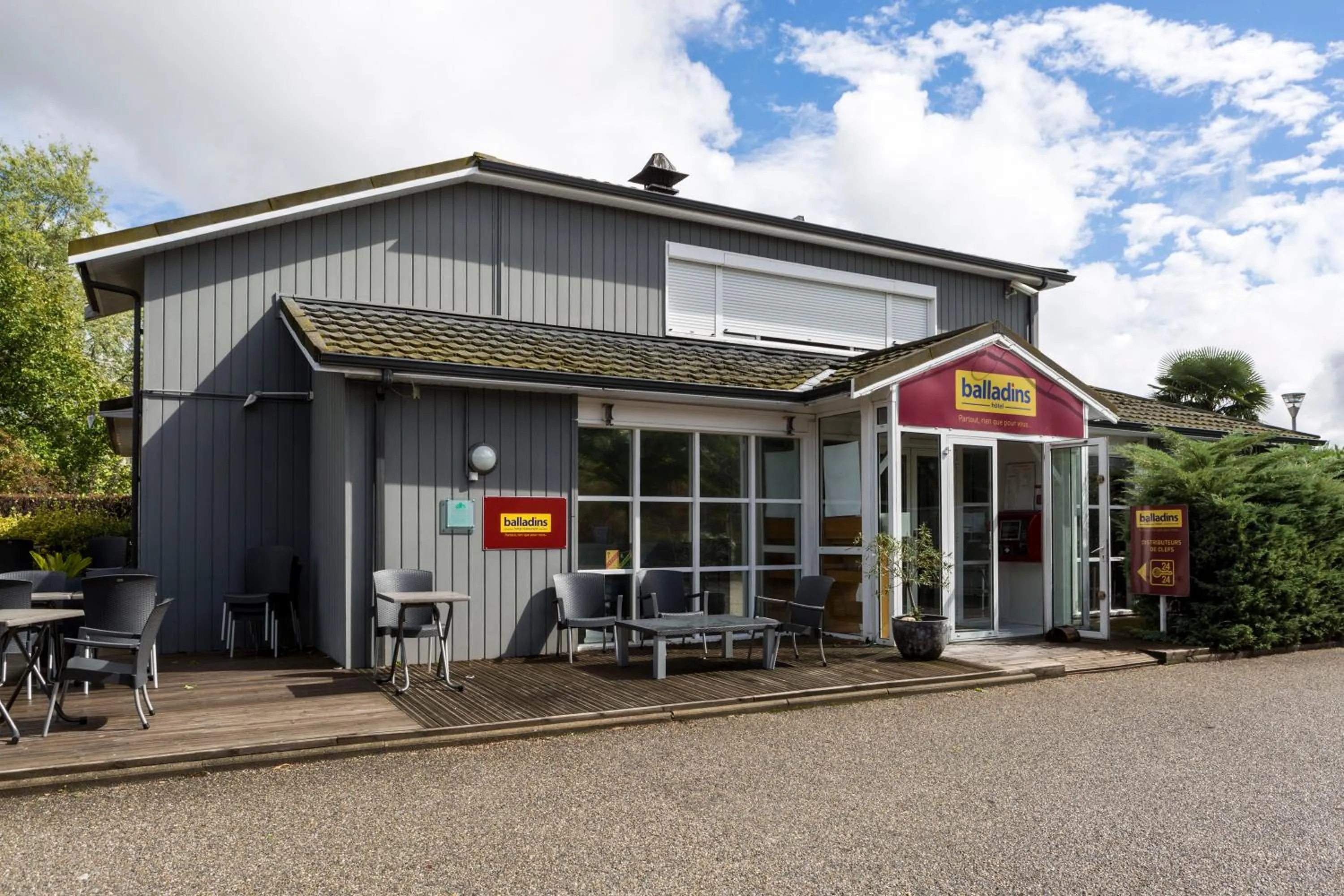 Facade/entrance in Initial by balladins Lyon / Chanas