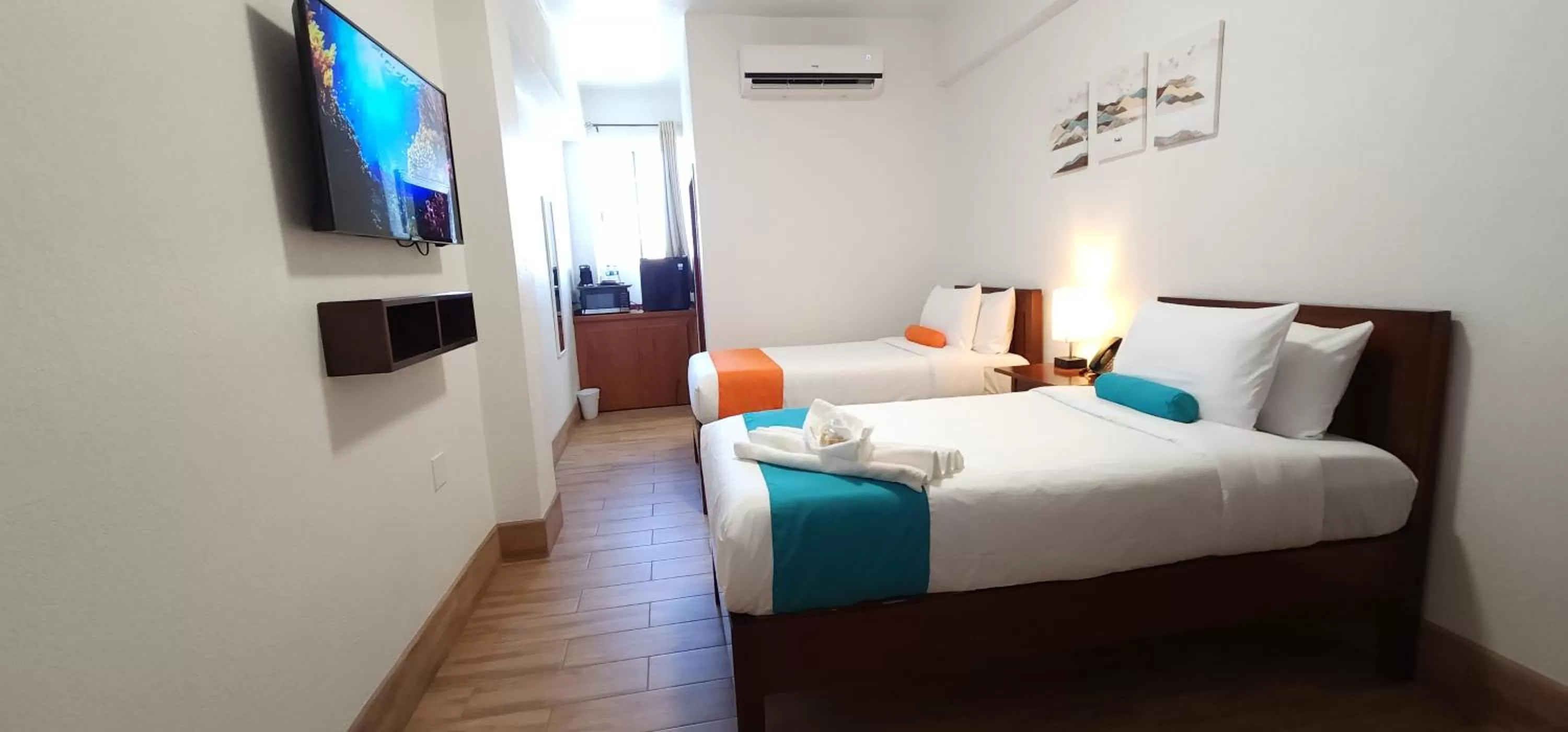 TV and multimedia, Bed in Voyager Sun & Reef Hotel