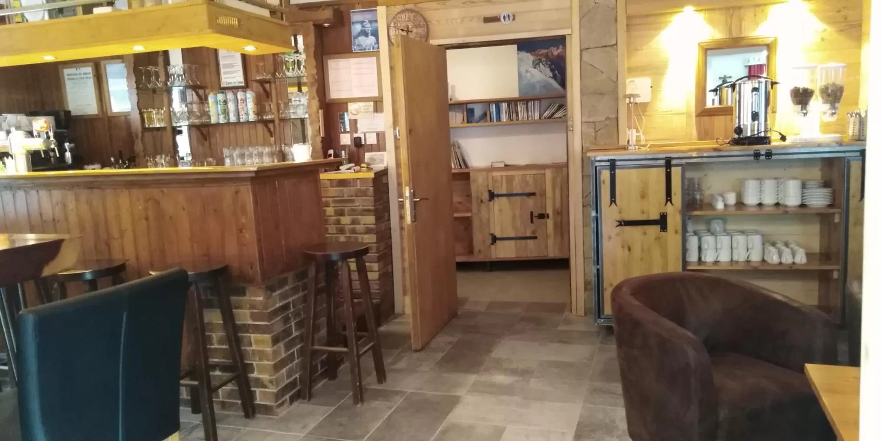 Restaurant/places to eat in Le Dôme