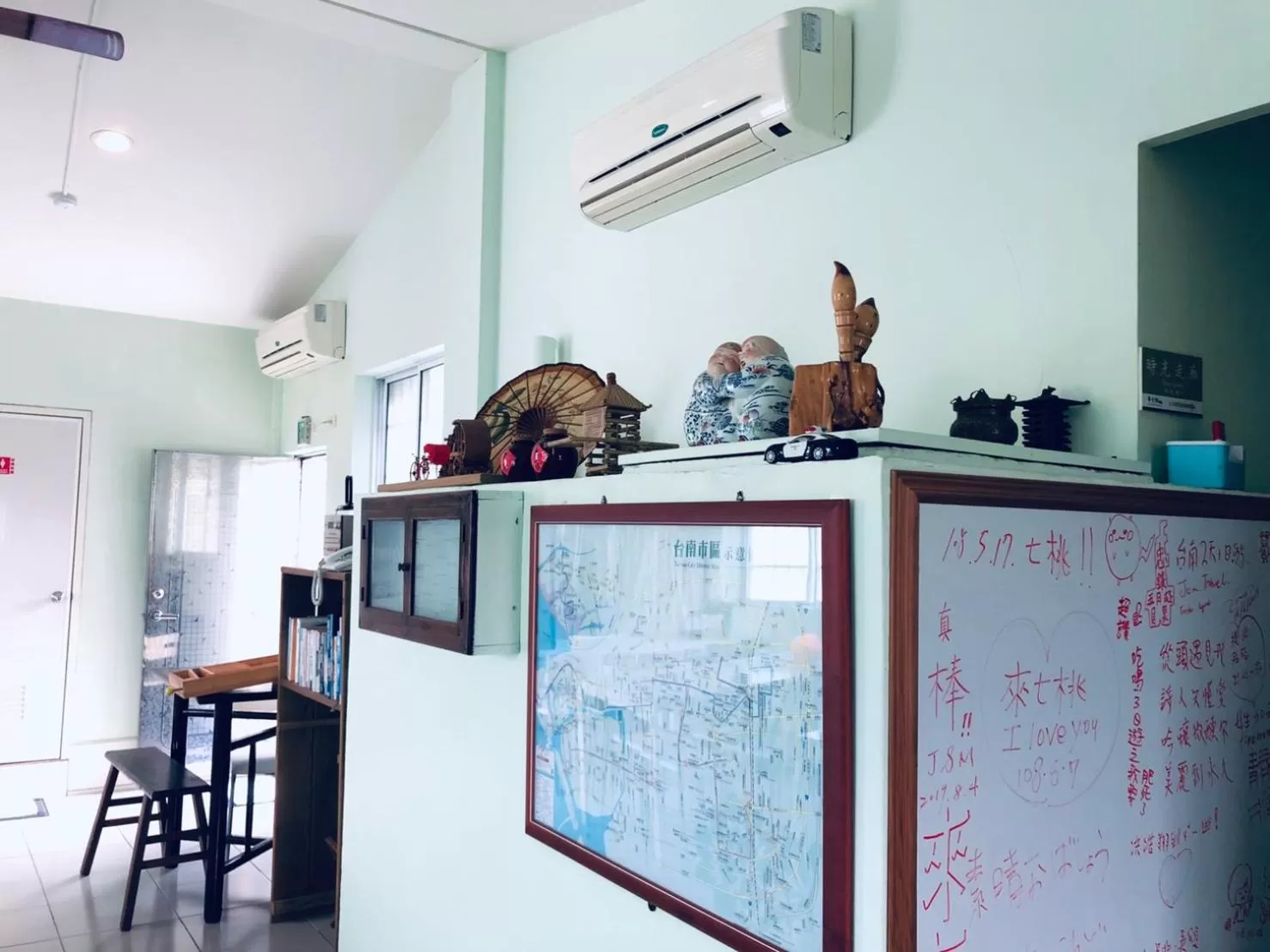 air conditioner in Lai Chi Te Hotel