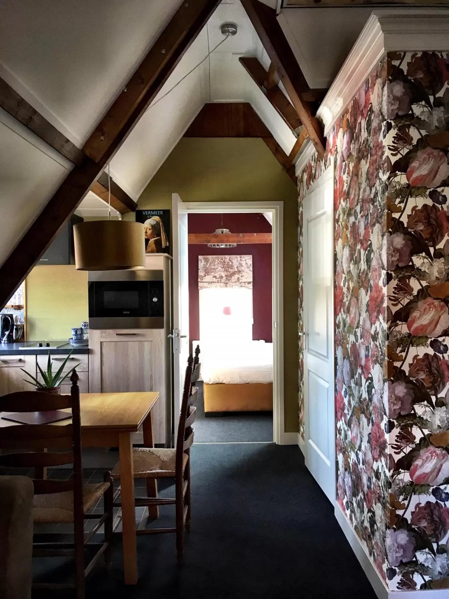 Kitchen or kitchenette, Dining Area in Hotel West Inn
