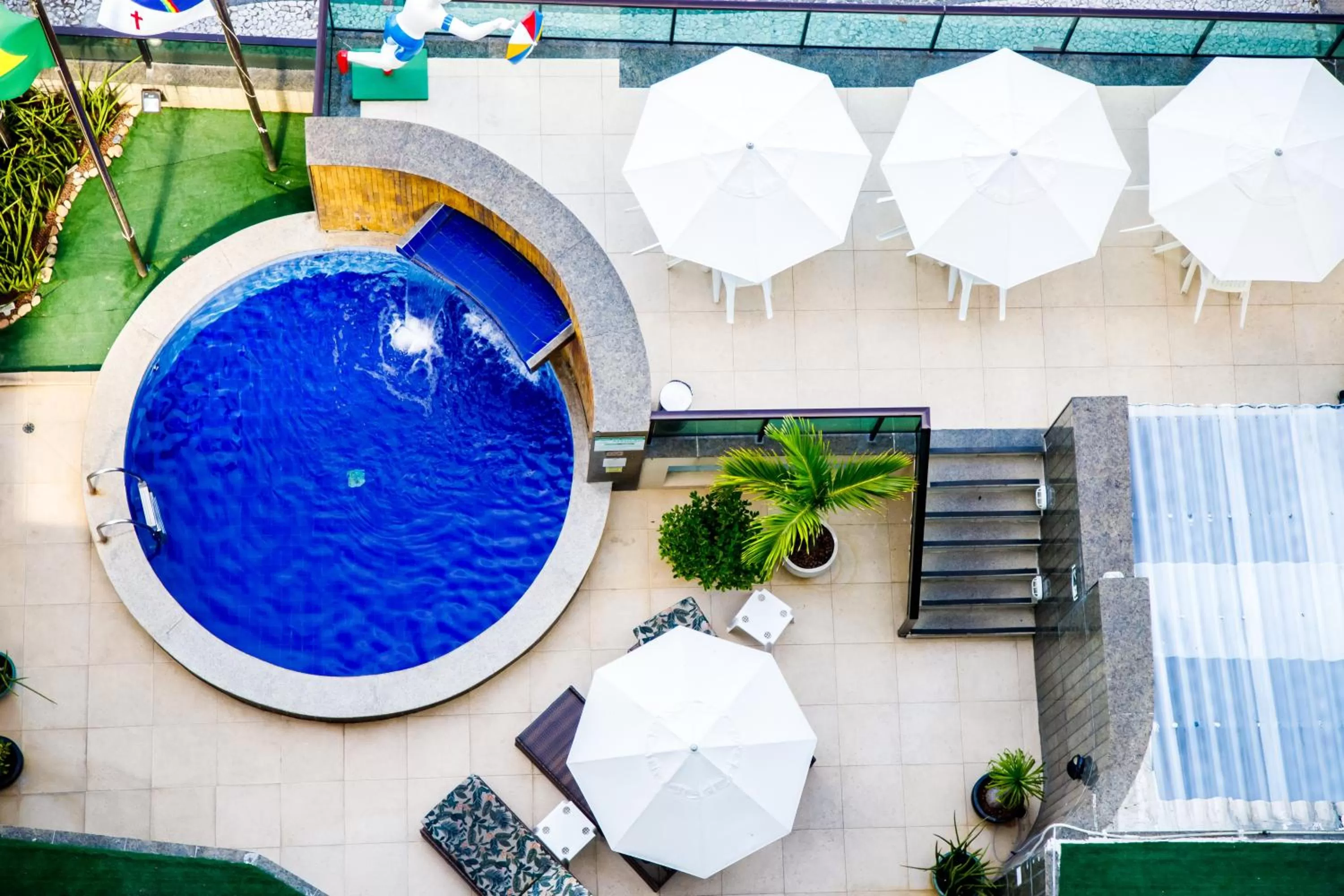 Pool view in Hotel Golden Park Recife Boa Viagem By Nacional Inn