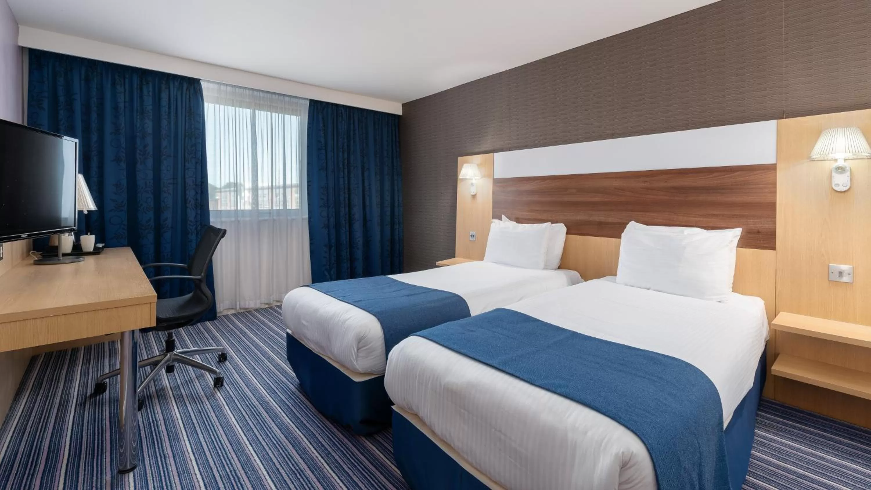 Photo of the whole room, Bed in Holiday Inn Express Leigh - Sports Village by IHG