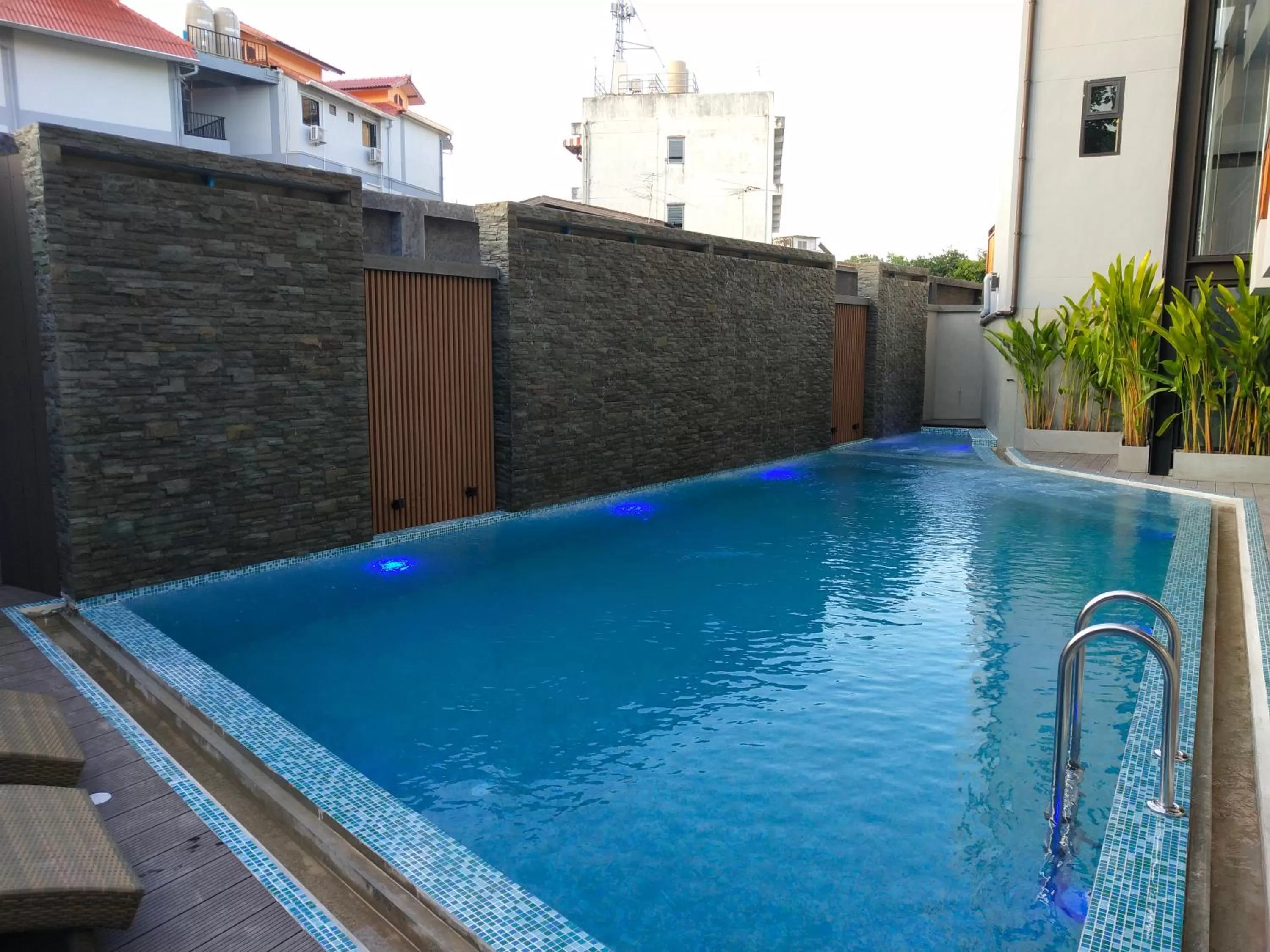 Swimming pool in Hotel De Wualai